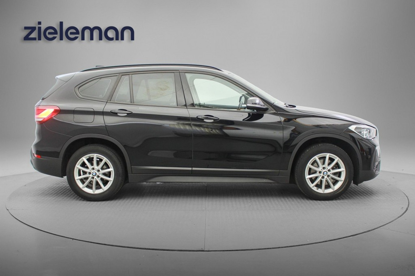 Foto van BMW X1 Sdrive18i