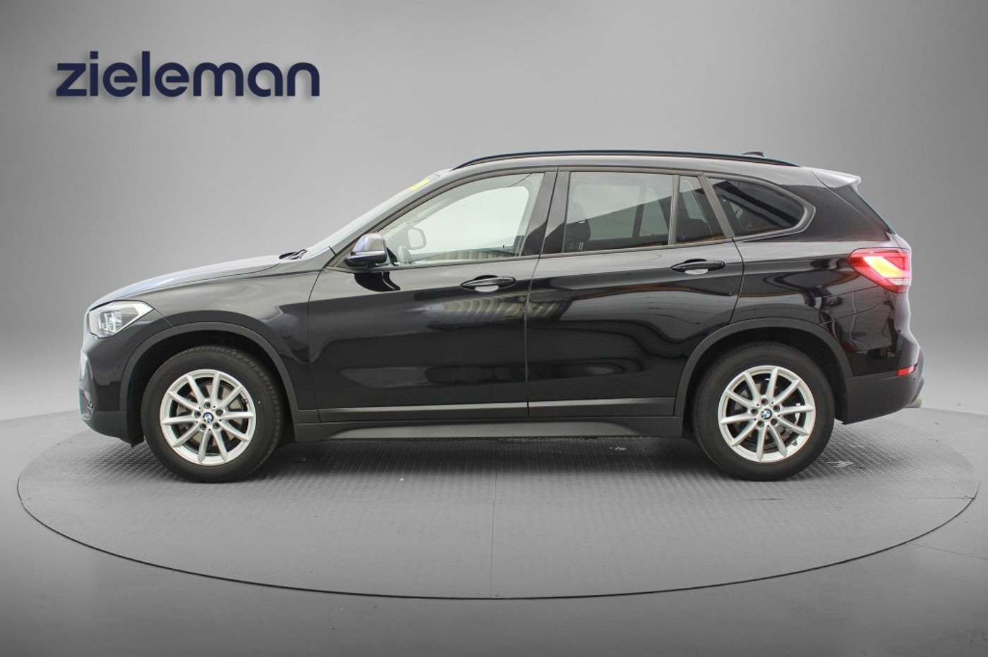 Foto van BMW X1 Sdrive18i
