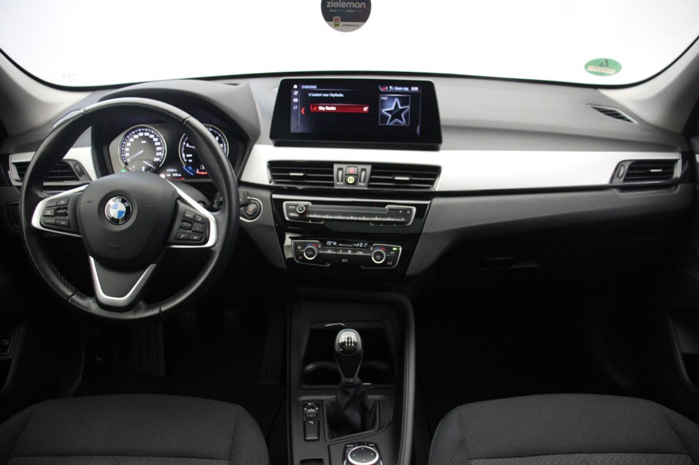 Foto van BMW X1 Sdrive18i