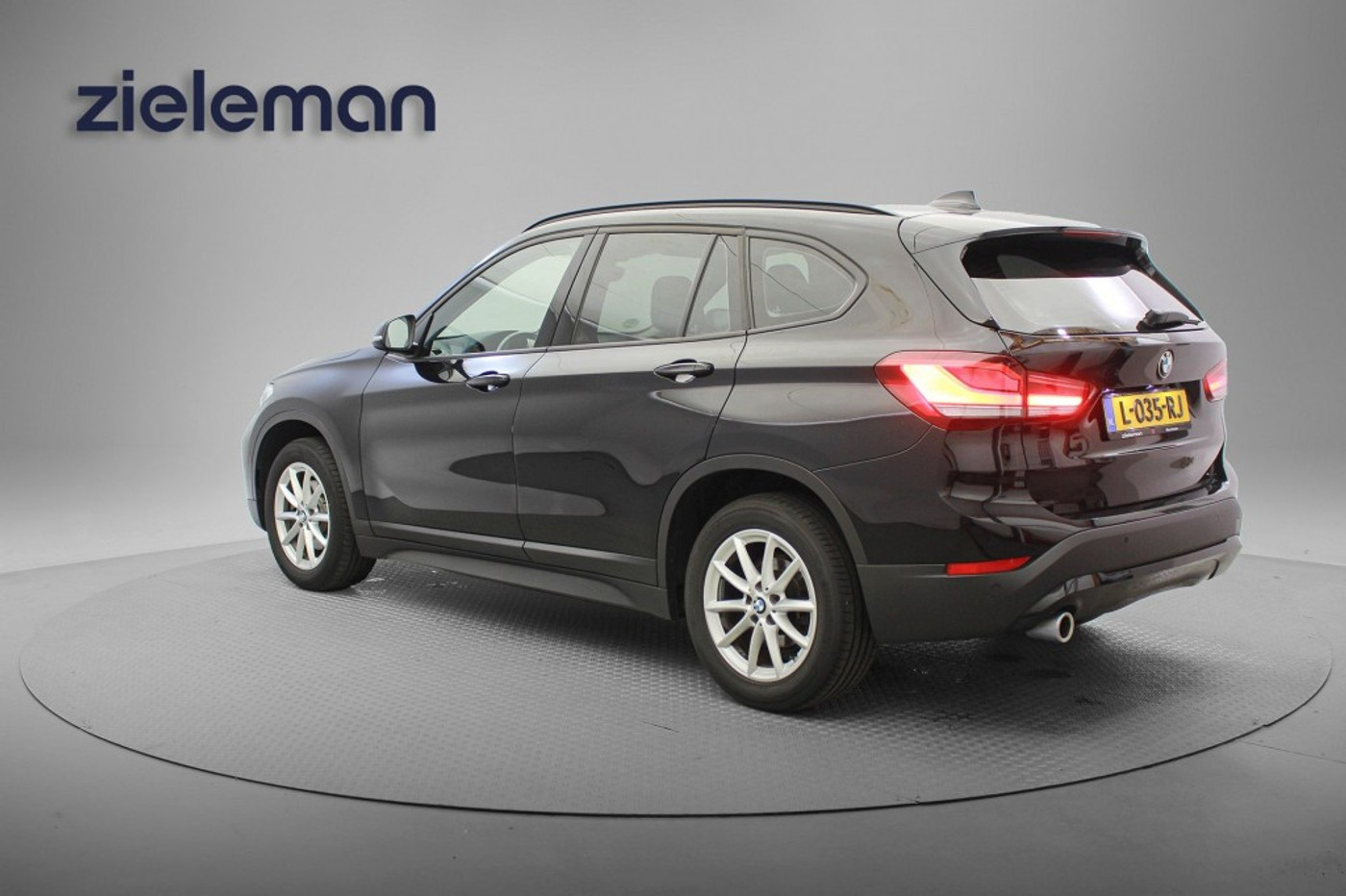 Foto van BMW X1 Sdrive18i