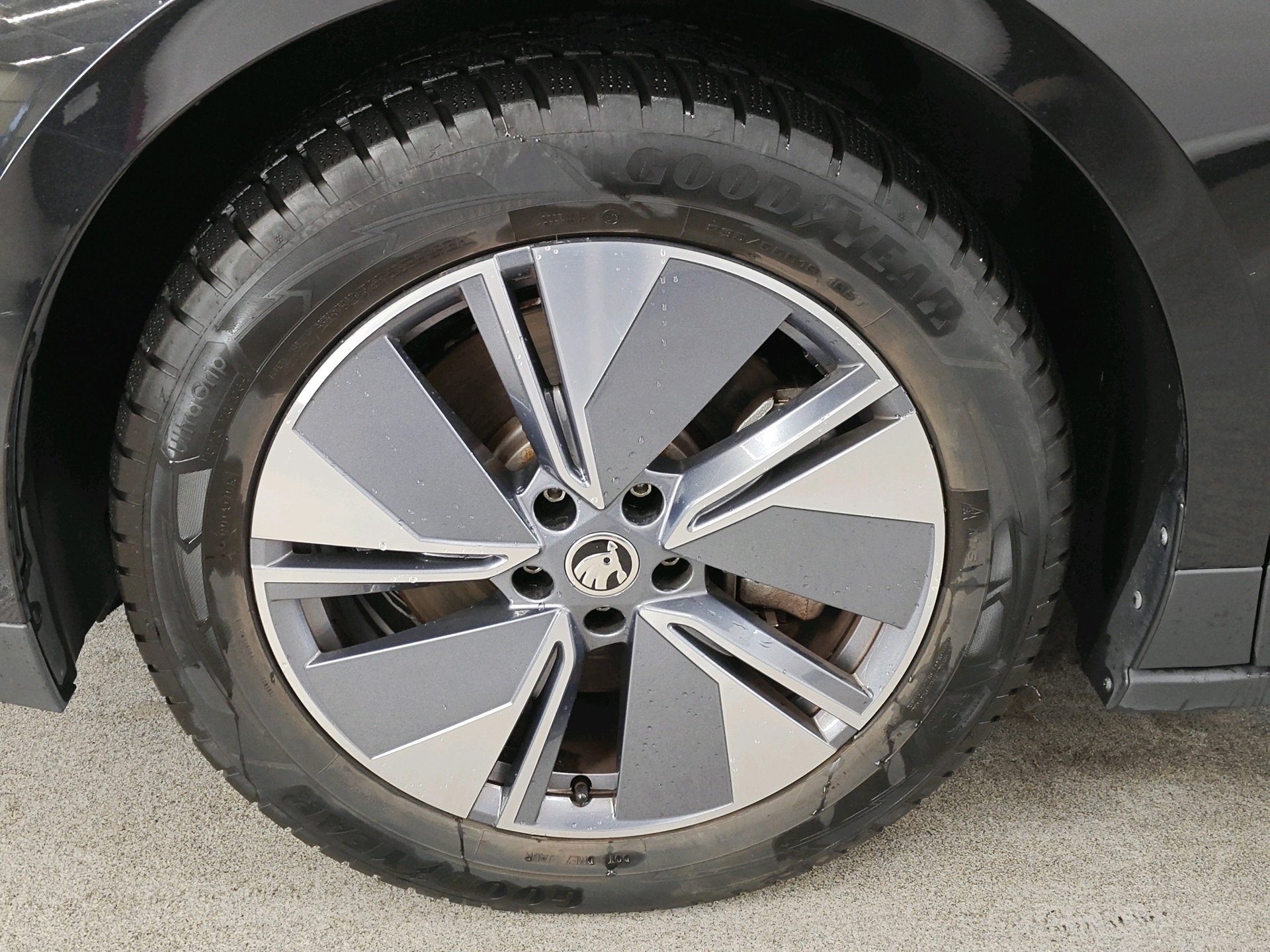 Foto van Skoda Enyaq 80