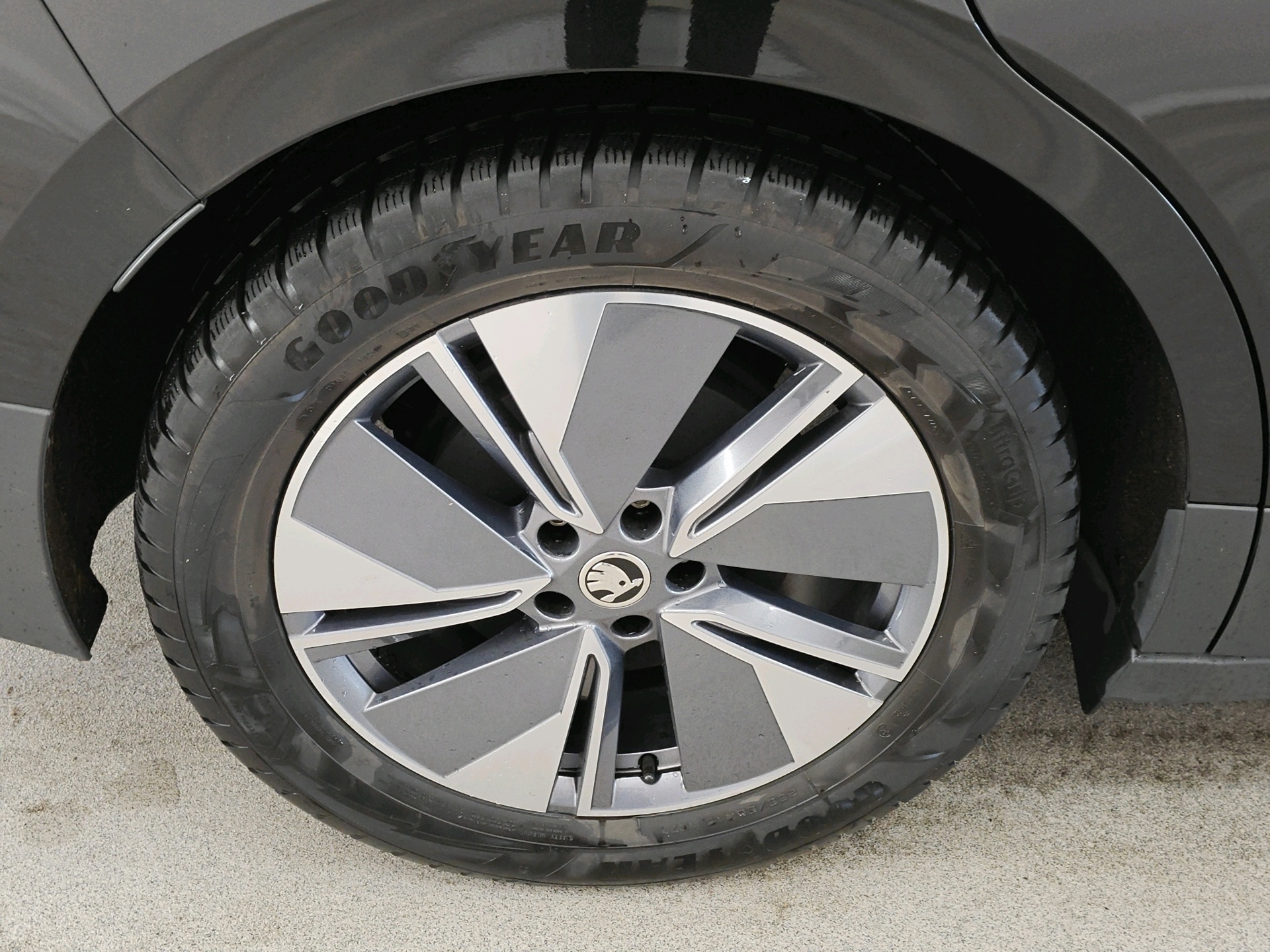 Foto van Skoda Enyaq 80