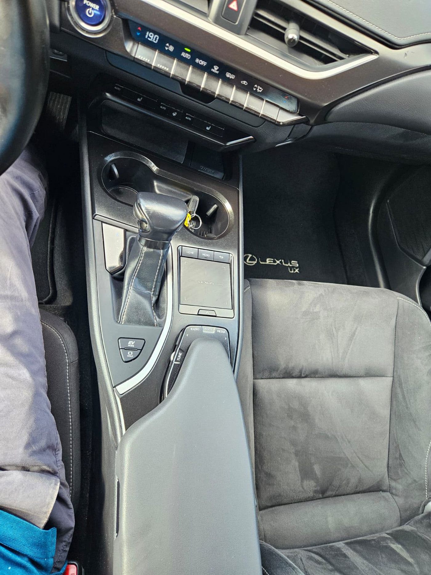 Foto van Lexus Lexus Ux250h