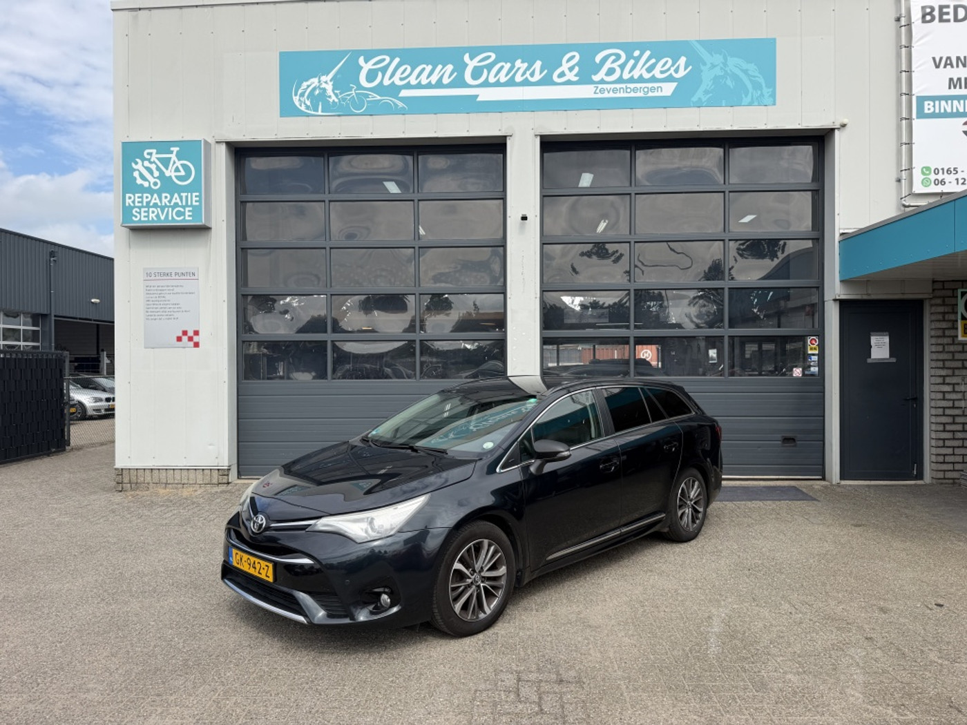 Toyota Toyota Avensis 1.6 D-4D-F Lease Pro 2015 - voorkant