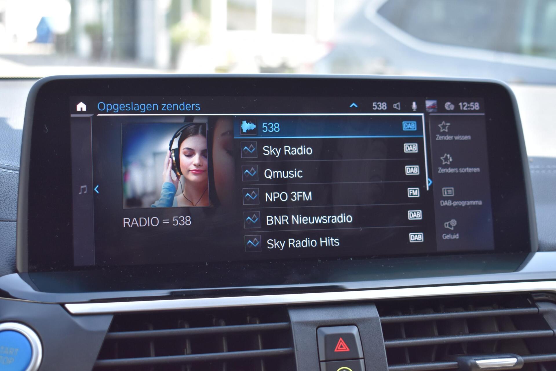 Foto van BMW Ix3