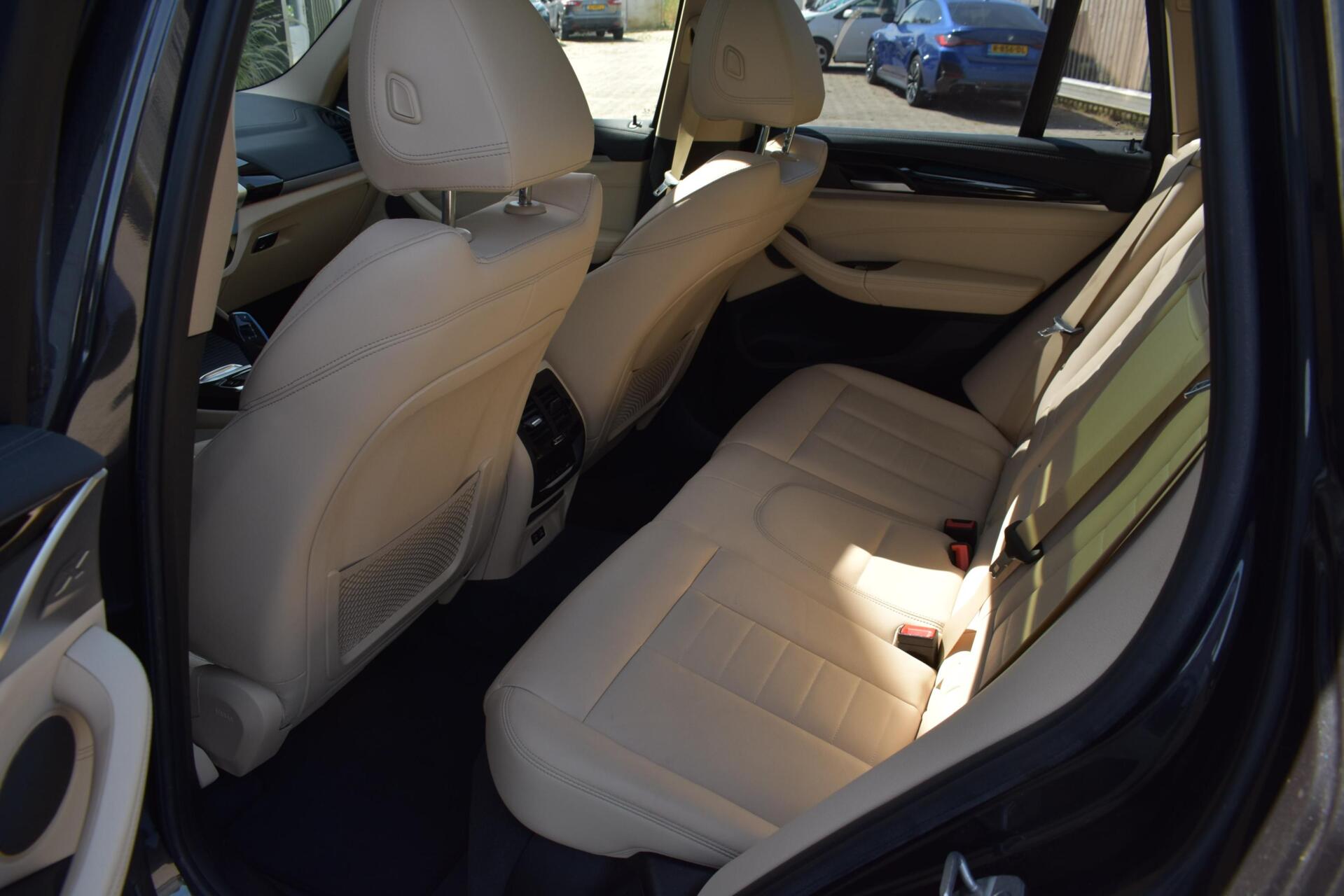Foto van BMW Ix3