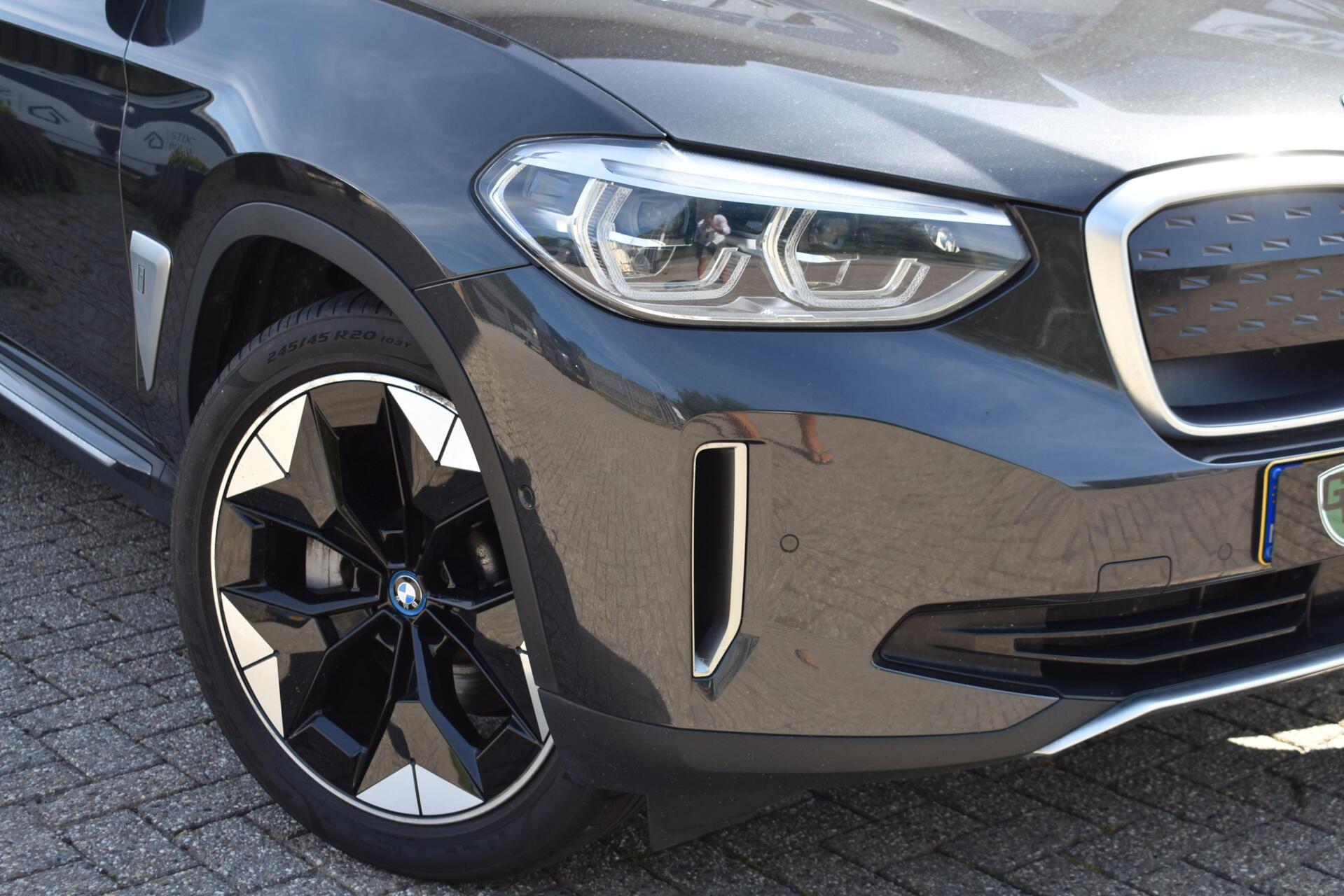 Foto van BMW Ix3