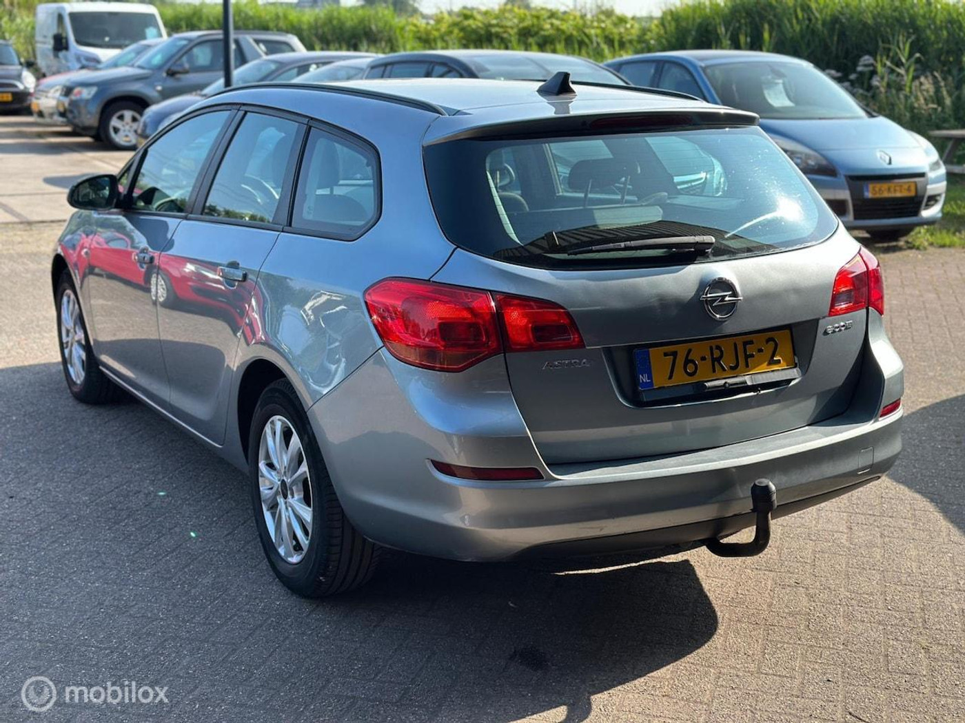 Foto van Opel Astra Sports Tourer