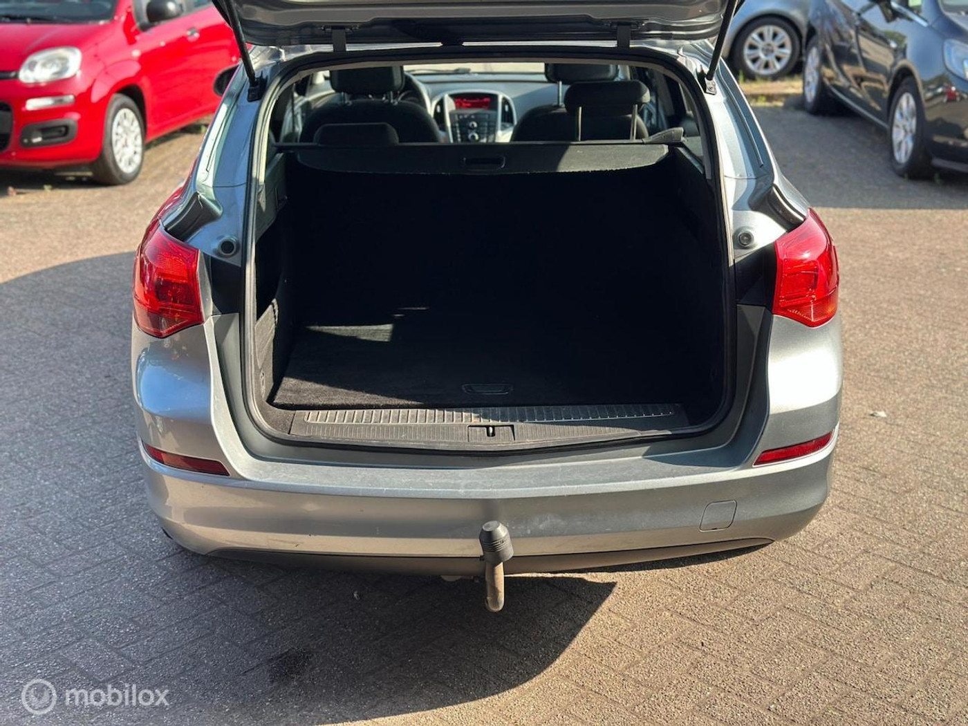 Foto van Opel Astra Sports Tourer