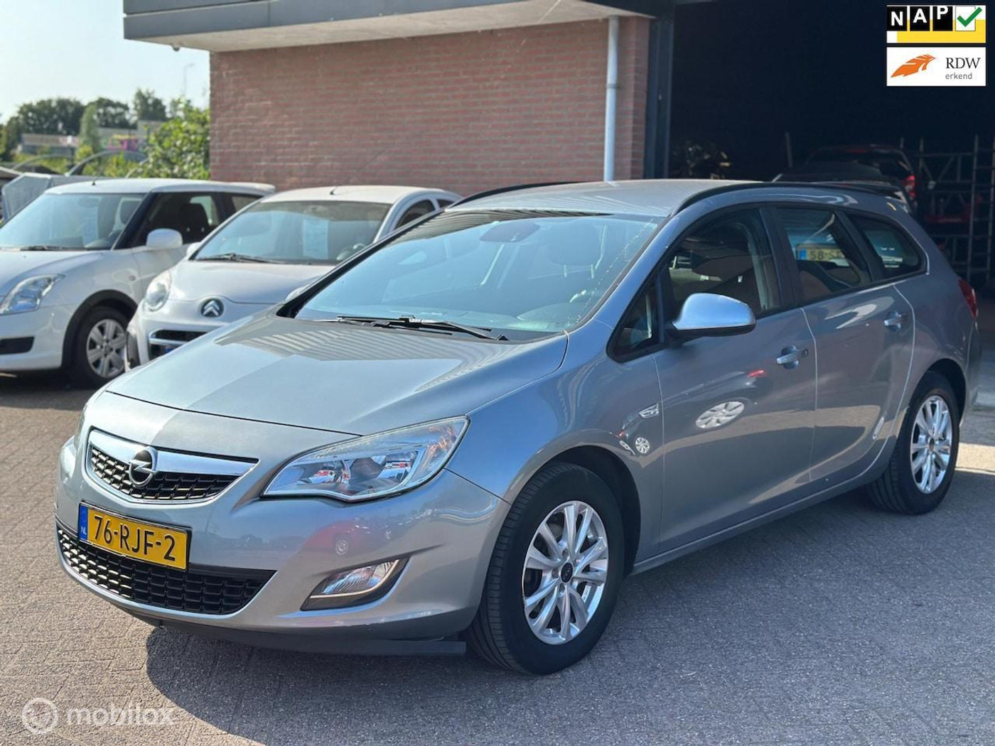 Opel Astra Sports Tourer 1.4 Edition AIRCO, APK, TREKHAAK, CRUISE 2011 - voorkant