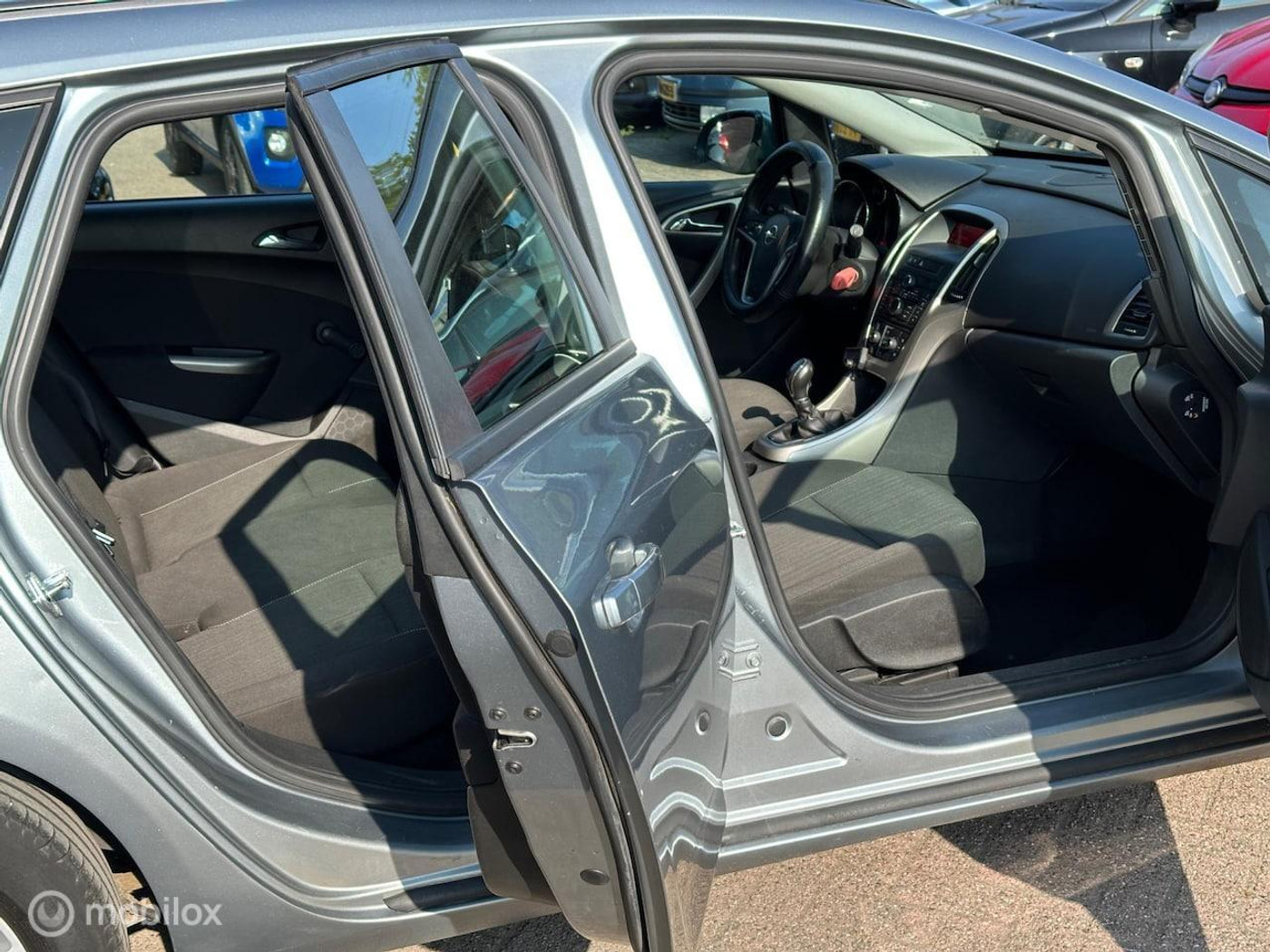 Foto van Opel Astra Sports Tourer