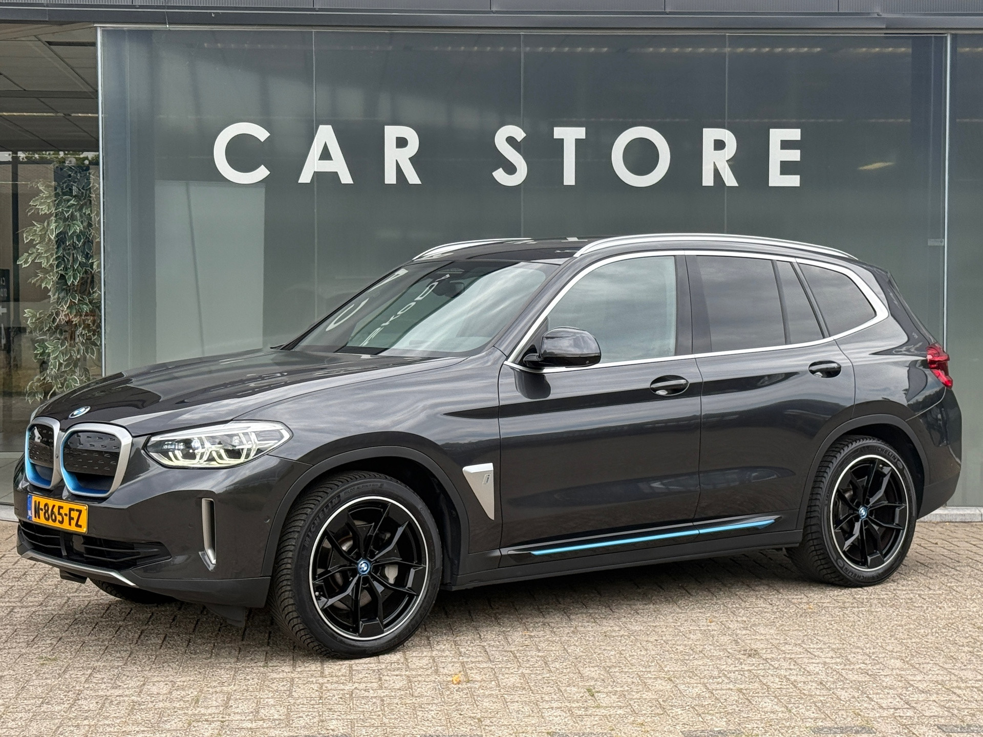 BMW Ix3 High Executive 80 kWh 98% SOH Pano|Leder|Trekhaak|360cam 2021 - voorkant