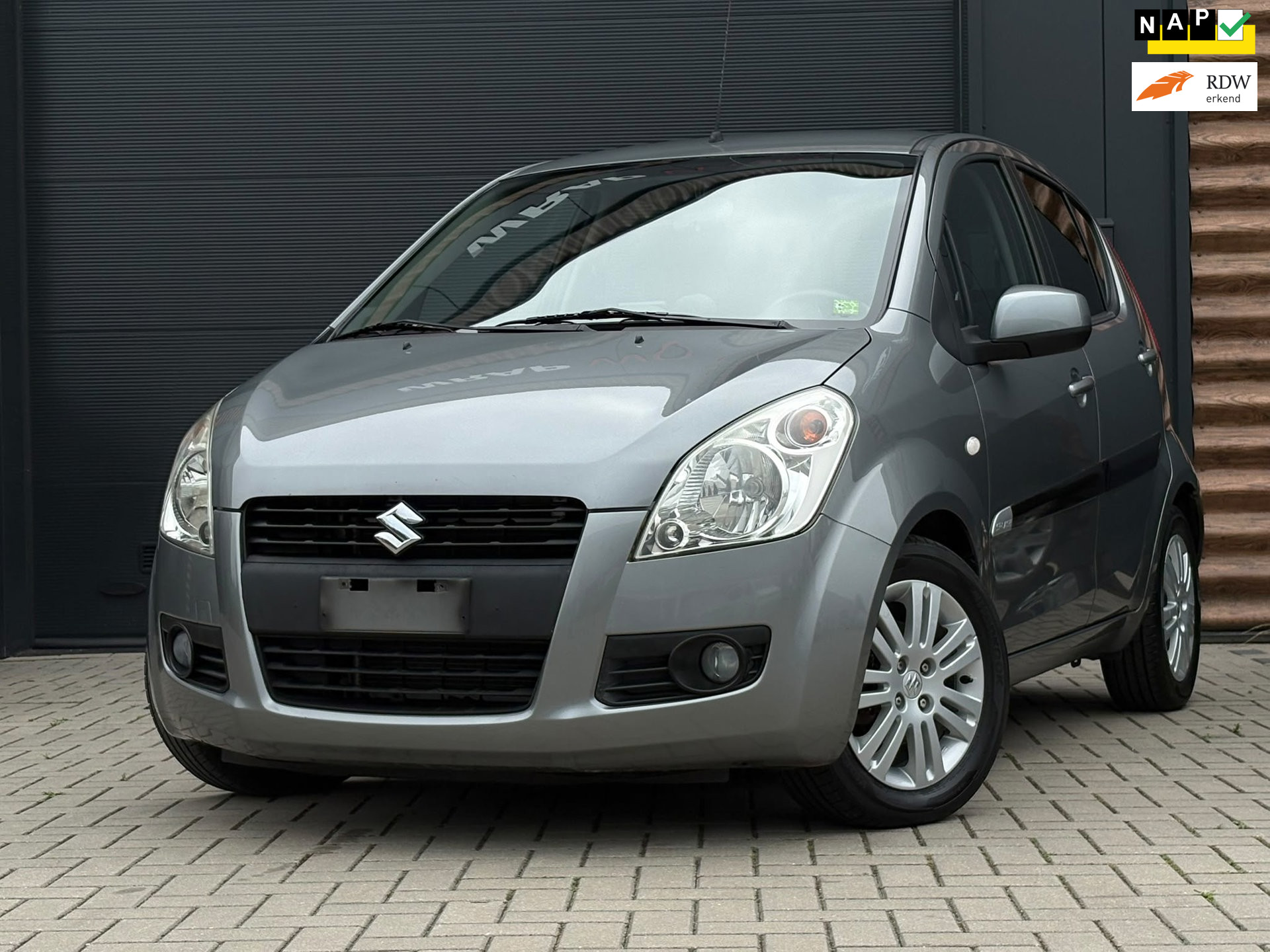 Suzuki Splash 1.2 Black-line EASSS DUURSTE UITVOERING STOELVERWARMING 2011 - voorkant