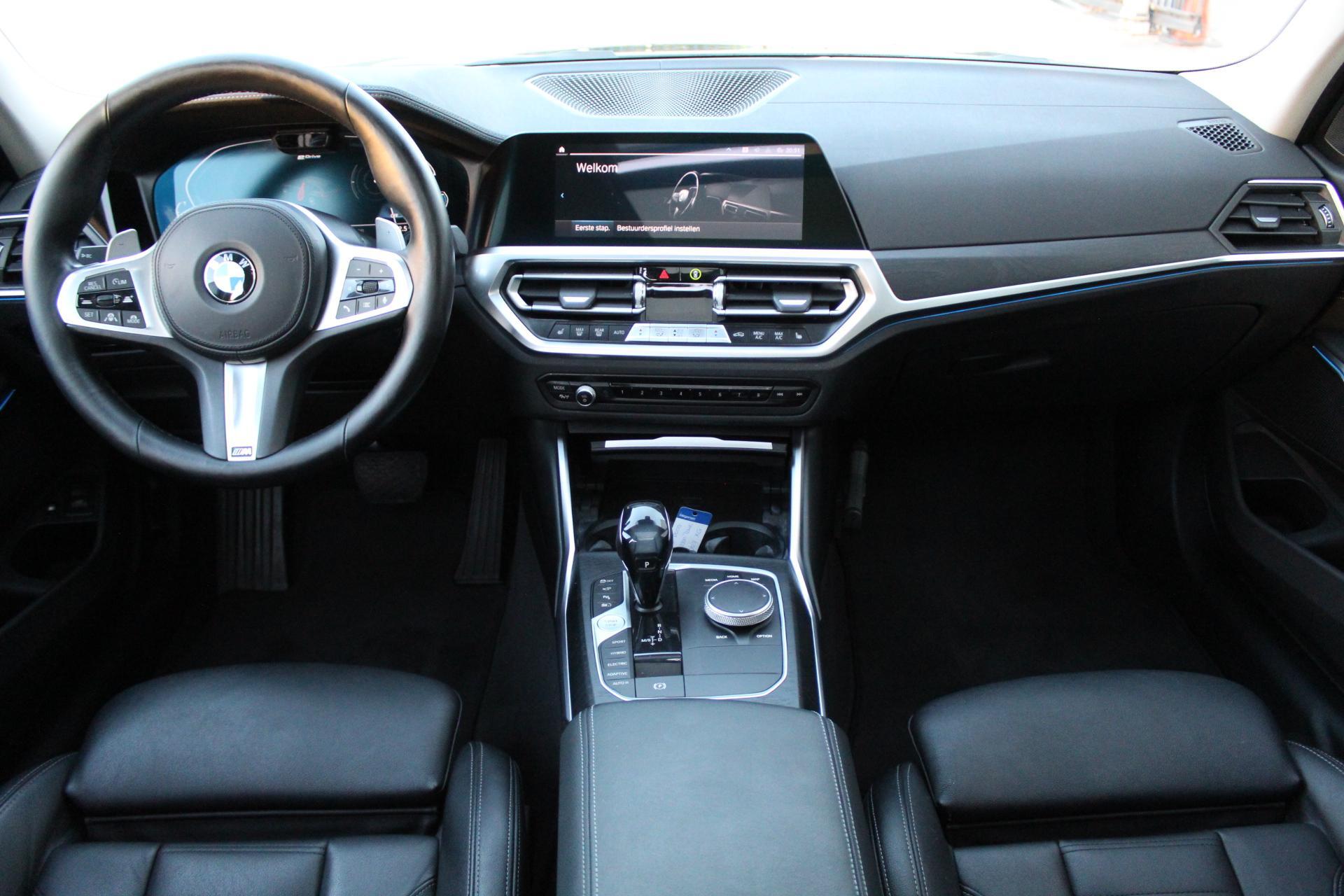Foto van BMW 330e xDrive