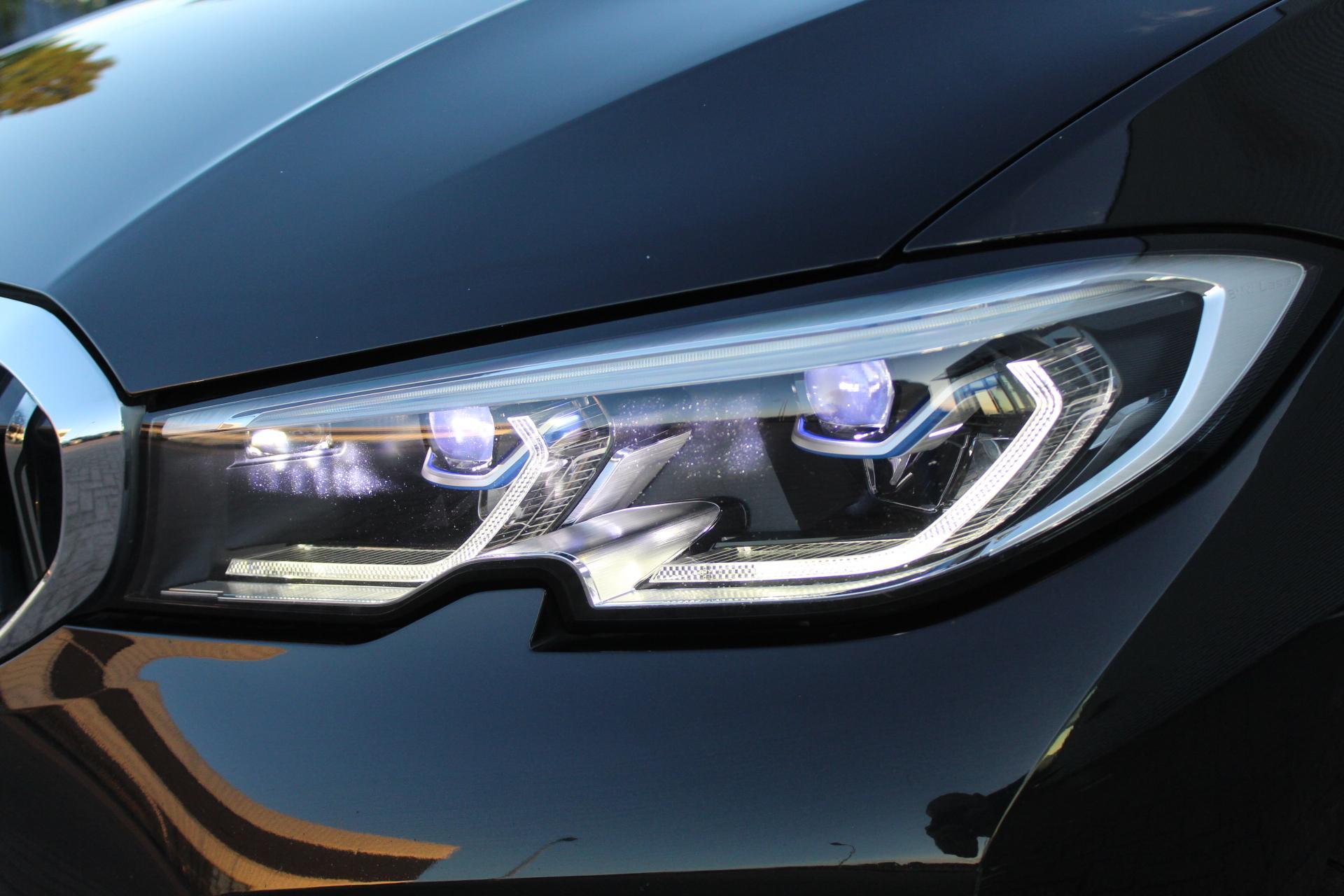 Foto van BMW 330e xDrive