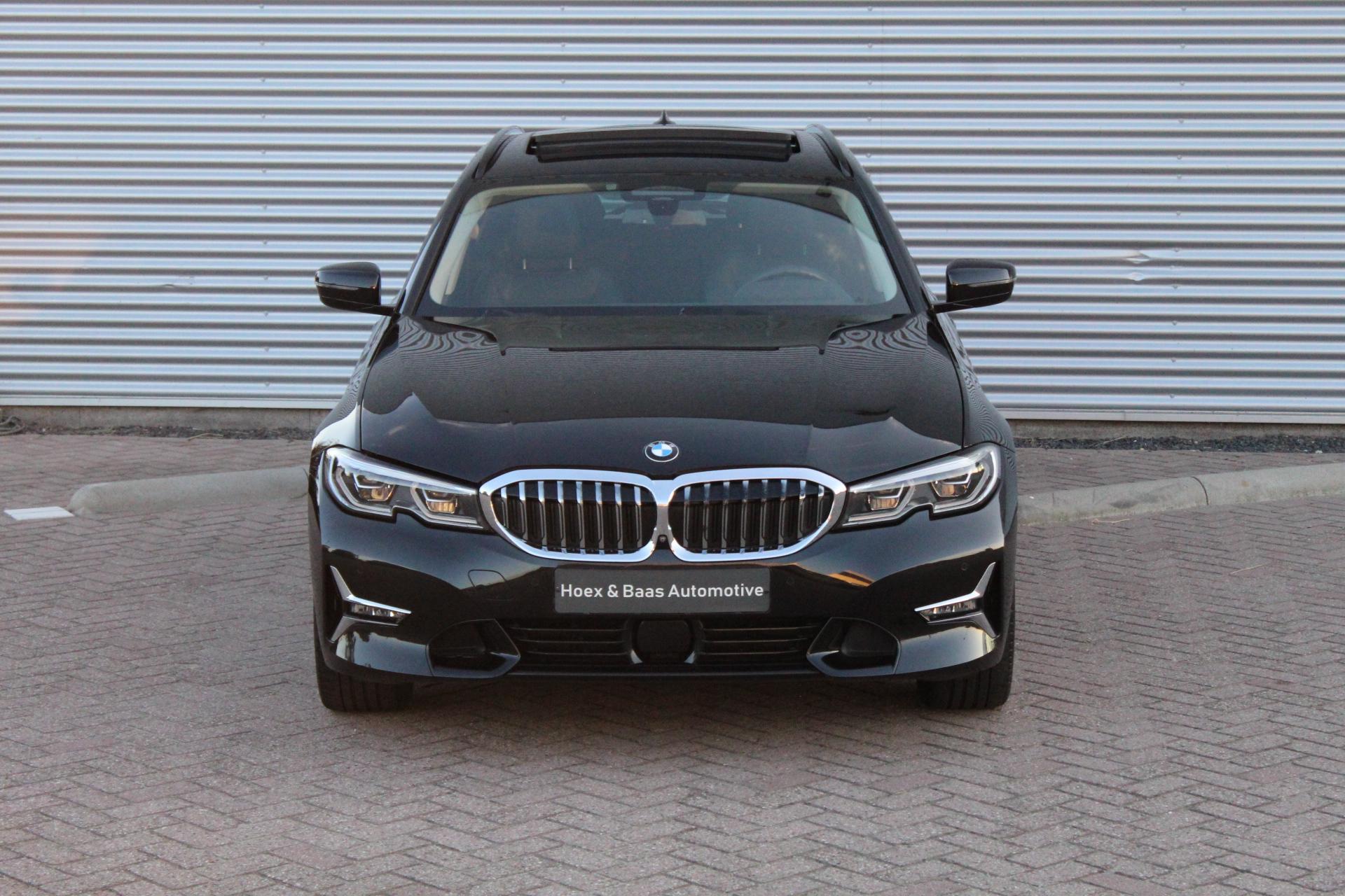 Foto van BMW 330e xDrive