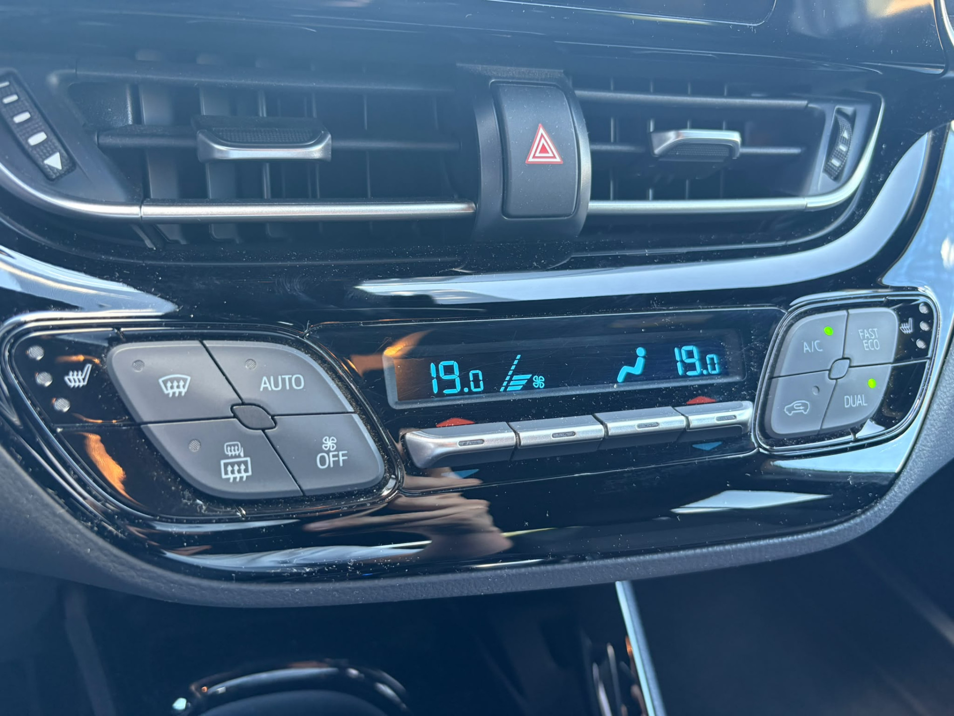 Foto van Toyota Toyota C-hr