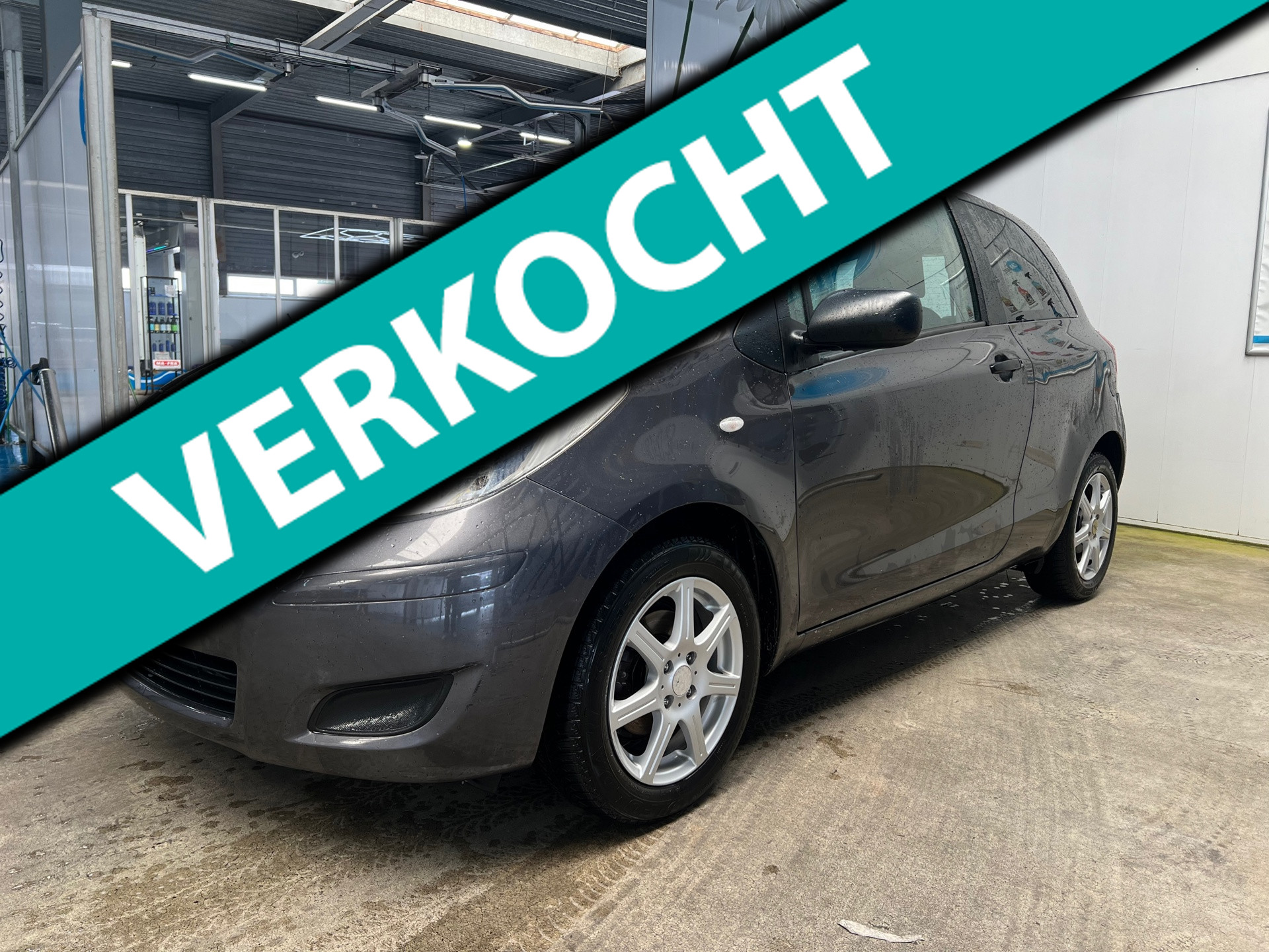 Toyota Toyota Yaris 1.3 VVTi Comfort/ Airco/ Nieuw APK/ Mediascherm 2009 - voorkant