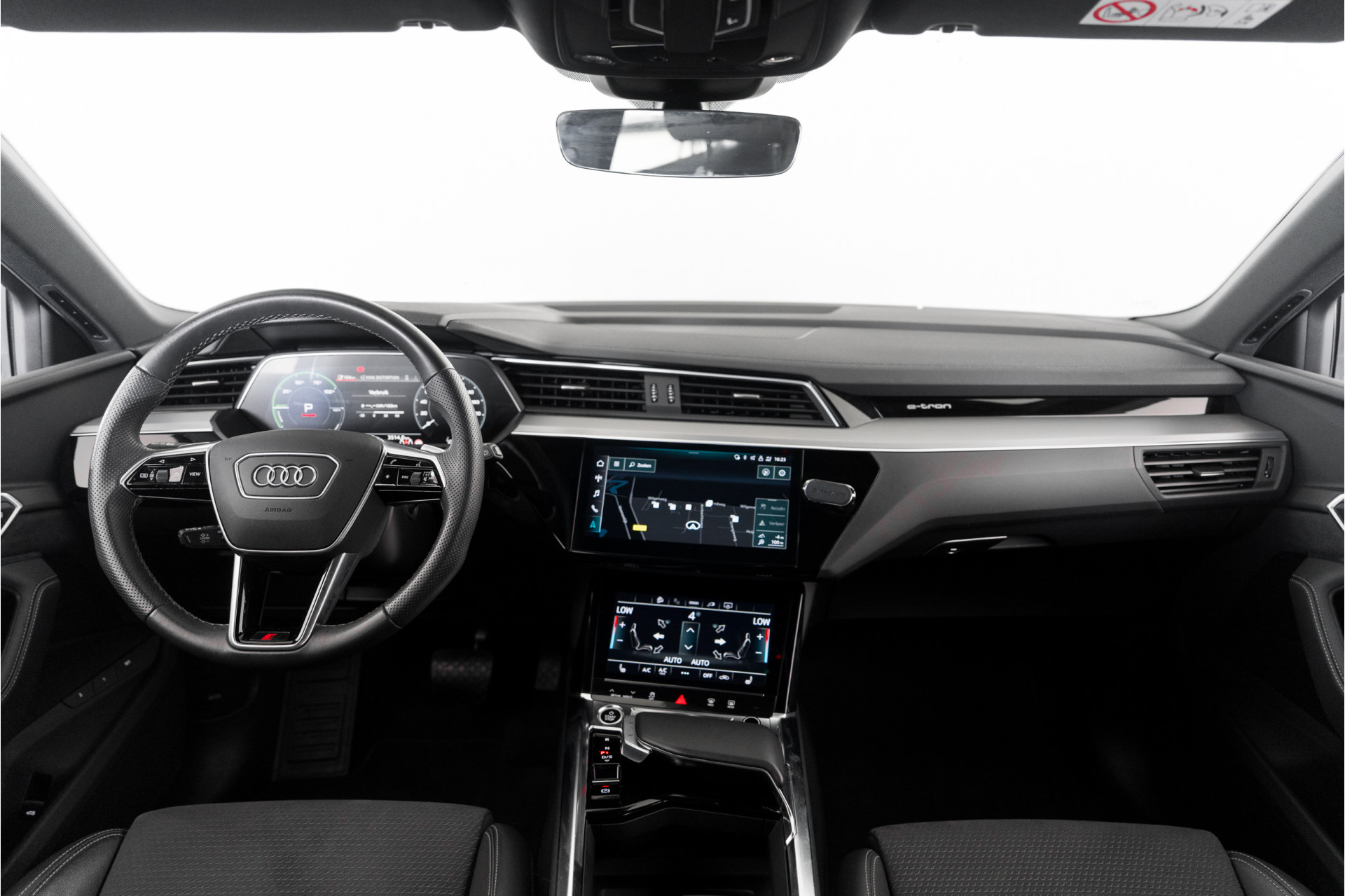 Foto van Audi E-tron 55