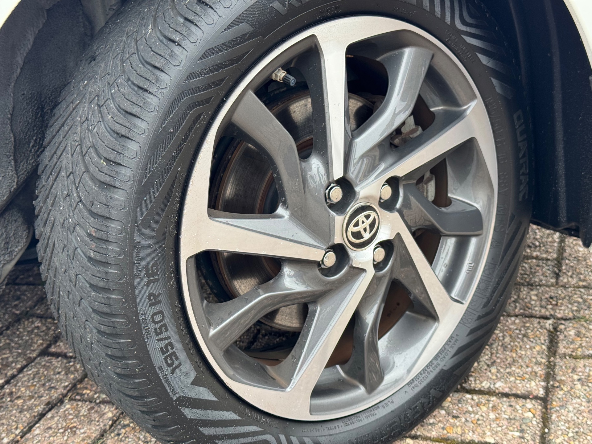 Foto van Toyota Toyota Yaris Hybrid