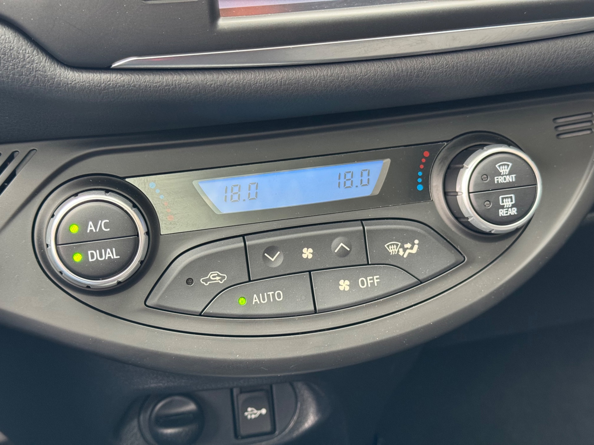 Foto van Toyota Toyota Yaris Hybrid