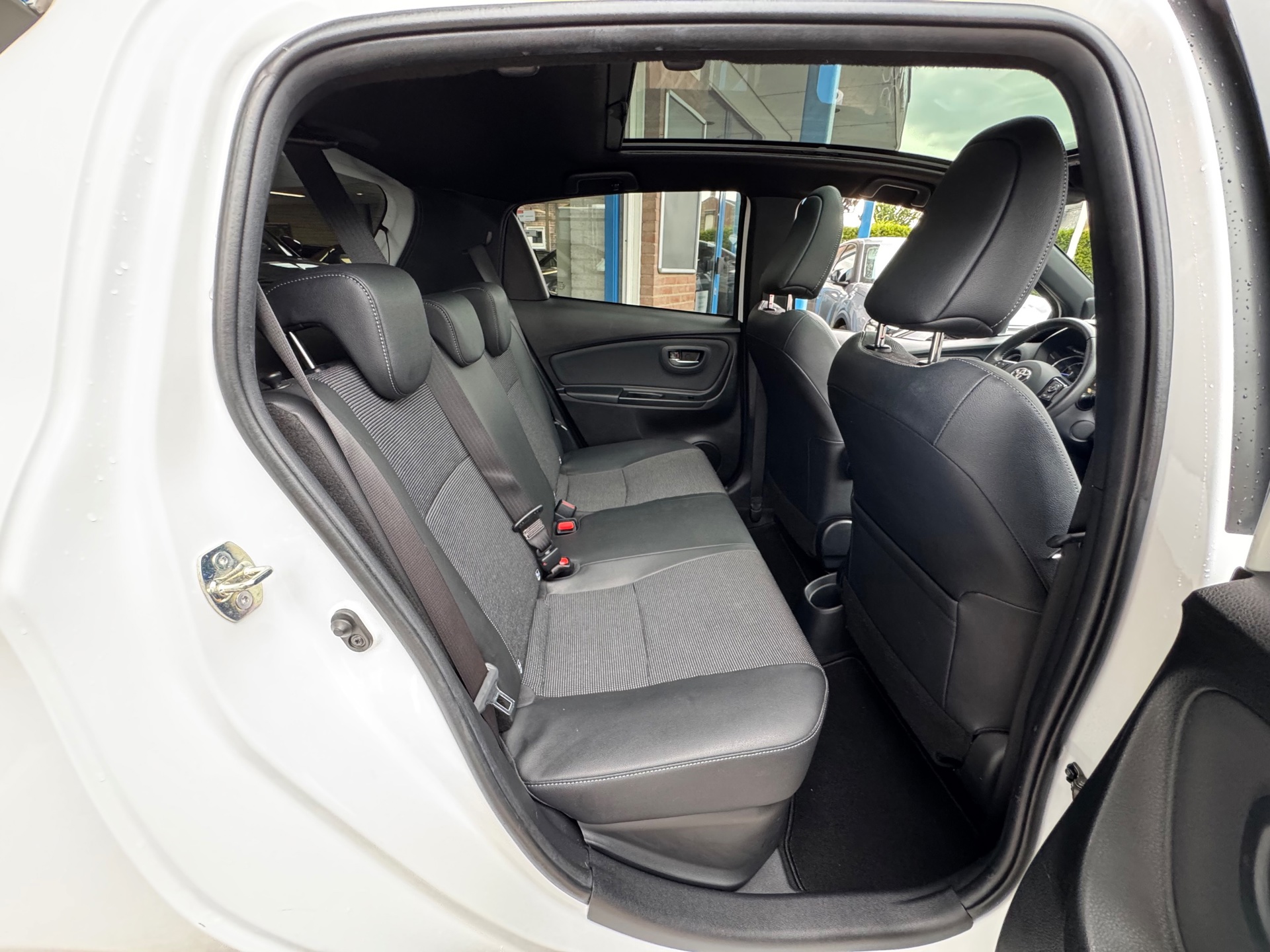 Foto van Toyota Toyota Yaris Hybrid