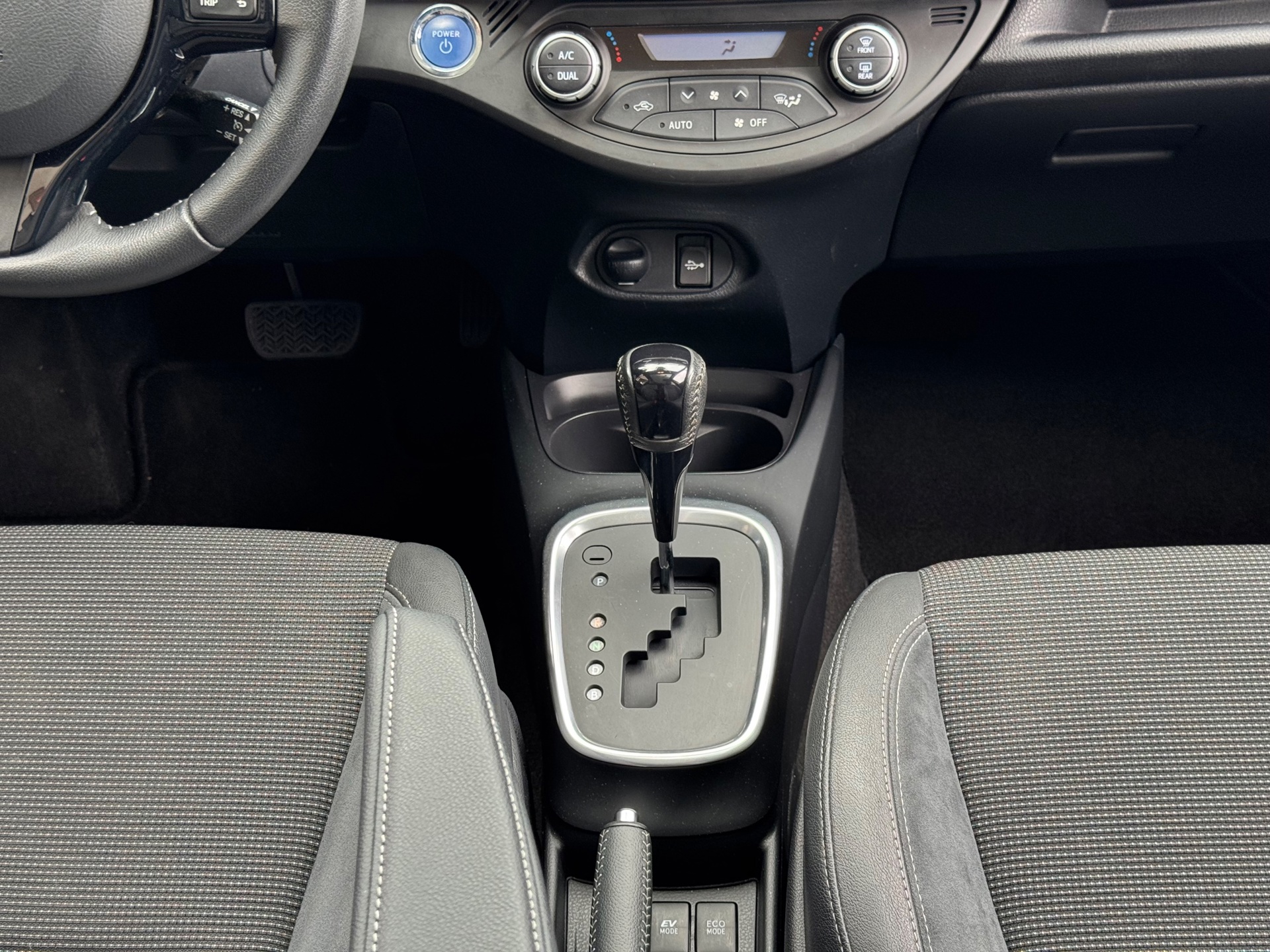 Foto van Toyota Toyota Yaris Hybrid