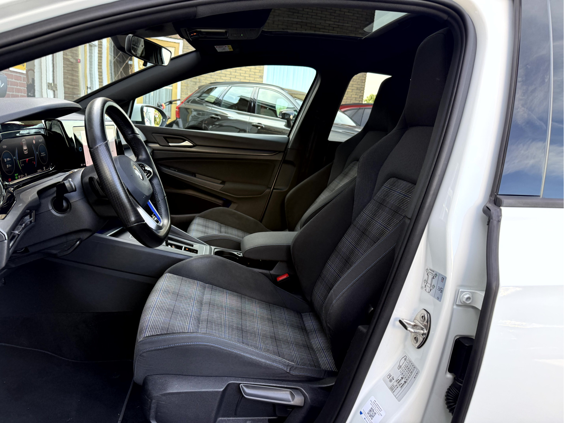 Foto van Volkswagen Golf GTE