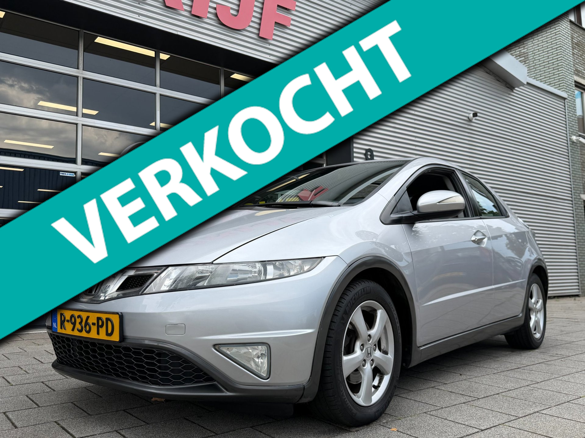 Honda Civic 5dr 1.4i Sport - 74.000 KM I Airco I PDC I Comfort pakket I Sport velgen I Nwe APK 2010 - voorkant