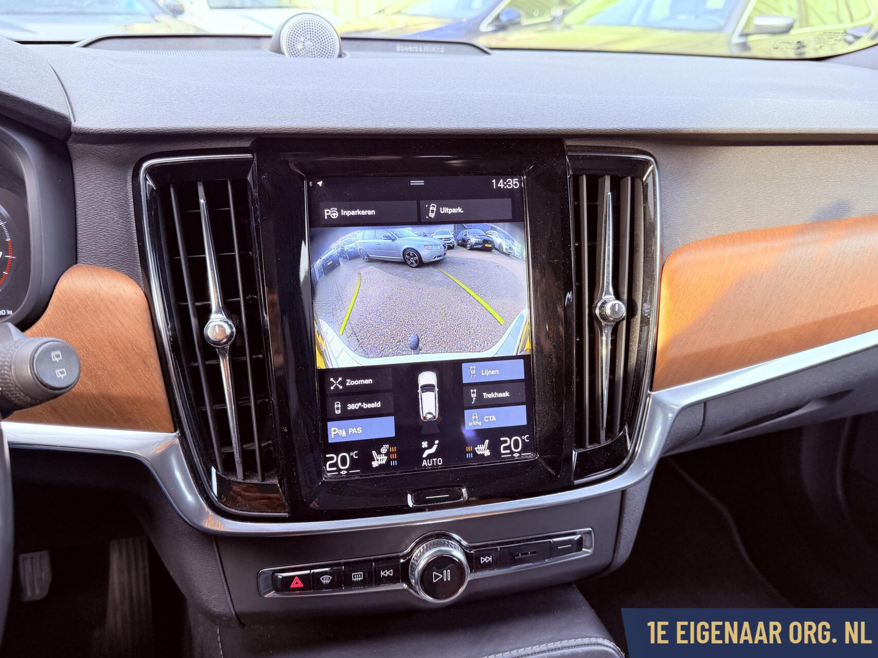 Foto van Volvo V90 Cross Country