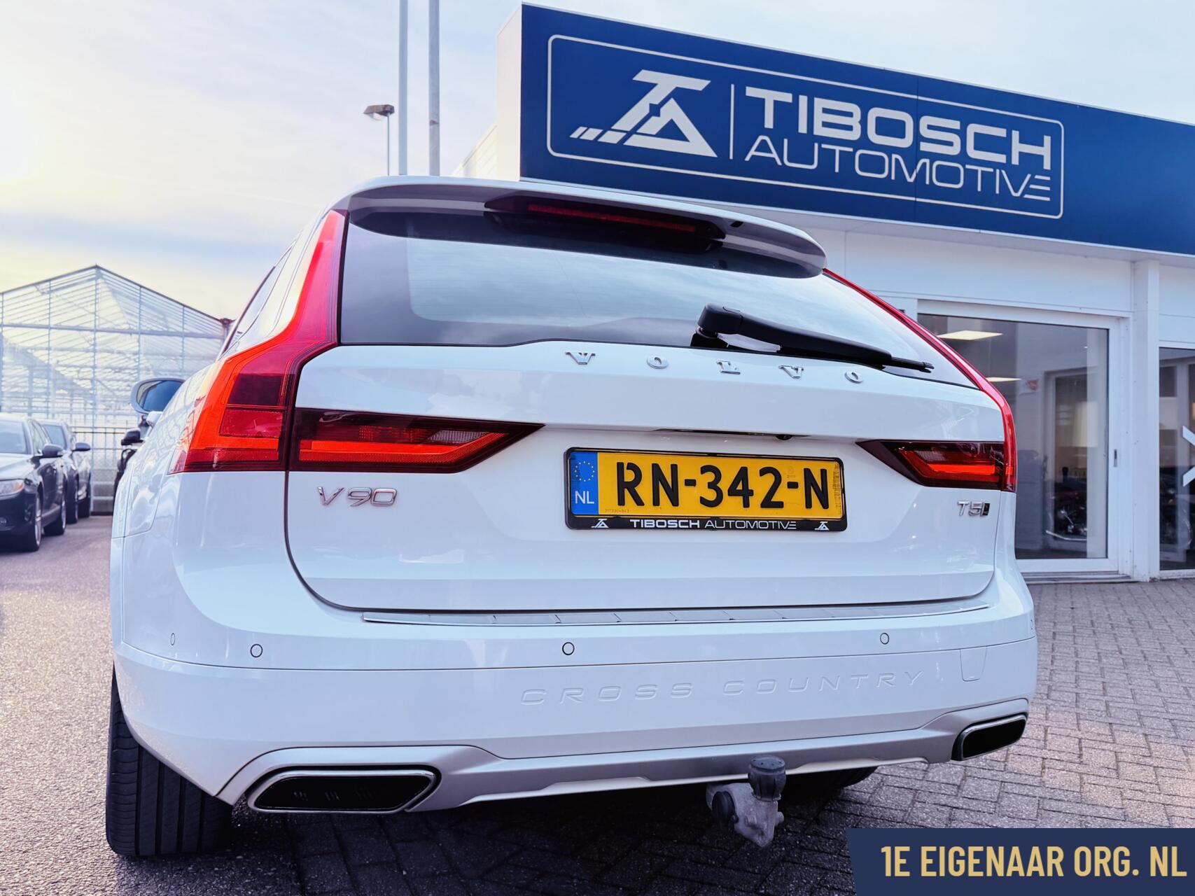 Foto van Volvo V90 Cross Country