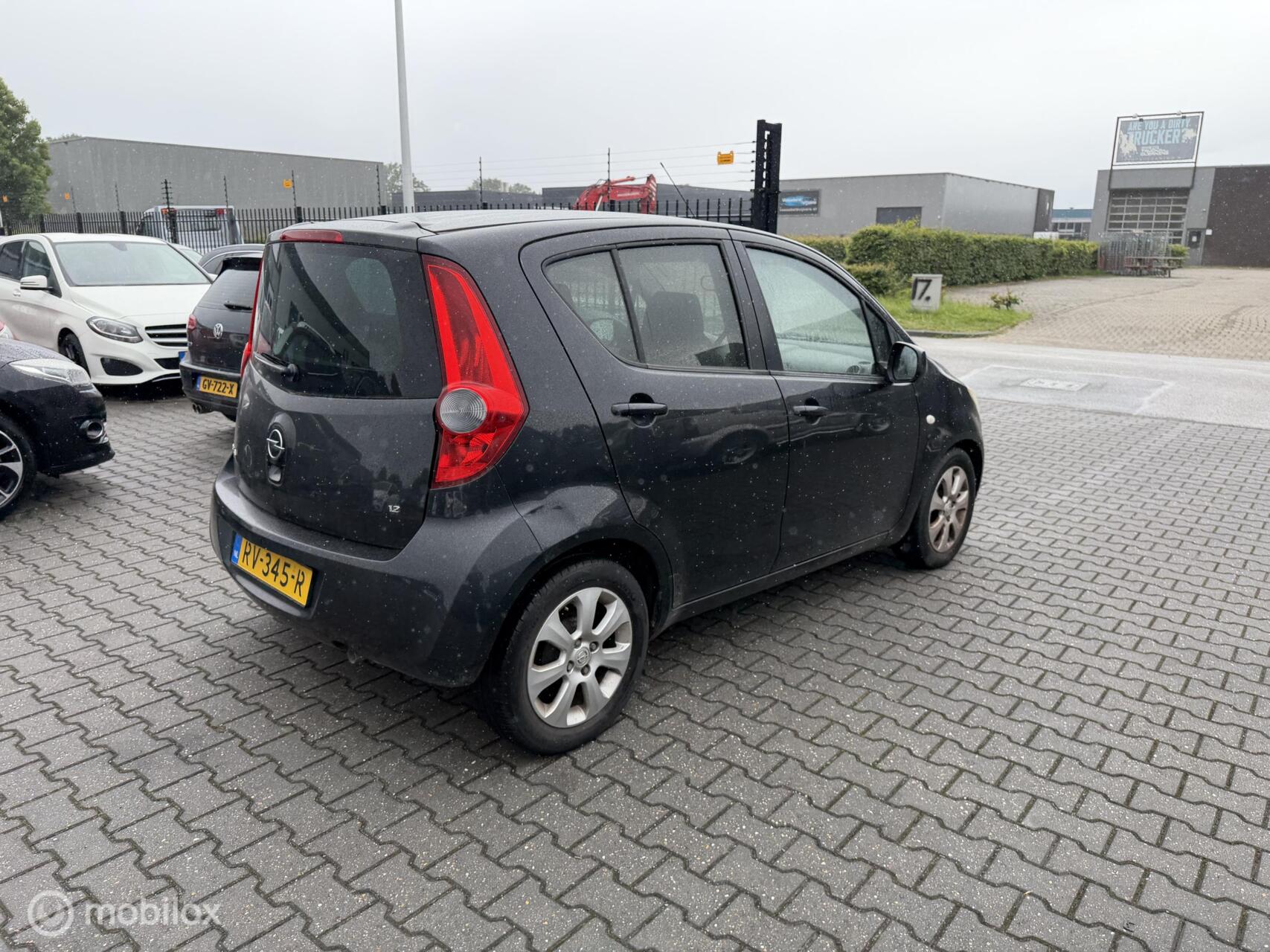 Foto van Opel Agila