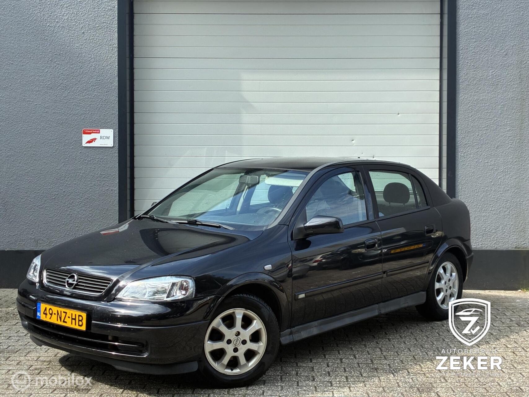 Opel Astra-g-cc 1.6-16V Njoy / NIEUWE APK / AIRCO / TREKHAAK 2004 - voorkant