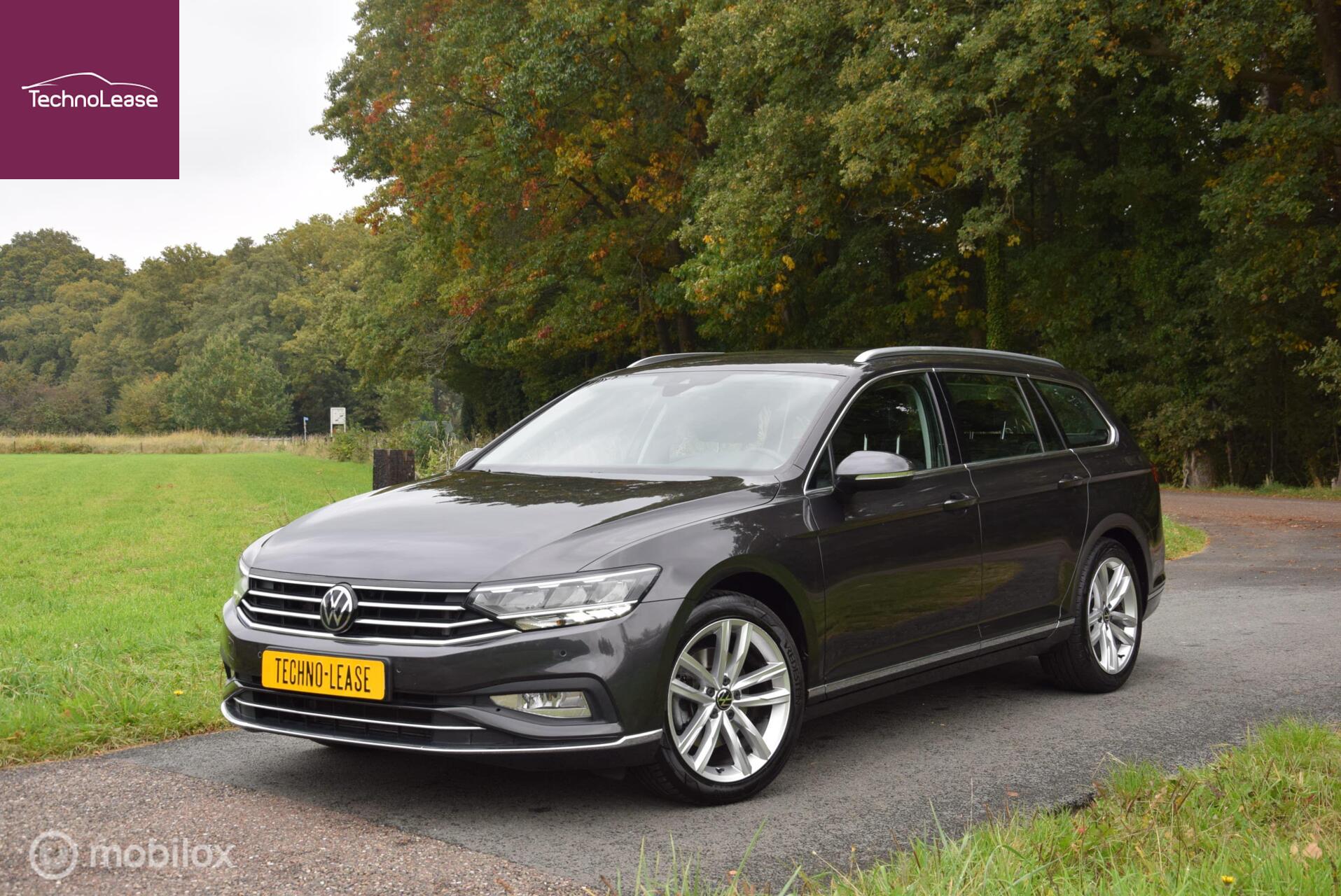 Volkswagen Passat Variant 1.5 TSI 150pk Elegance business 18inch Ergo-stoelen ACC dsg-7 2022 - voorkant