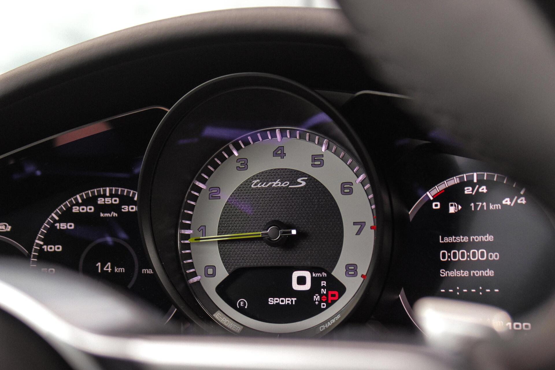 Foto van Porsche Panamera Turbo S E-hybrid