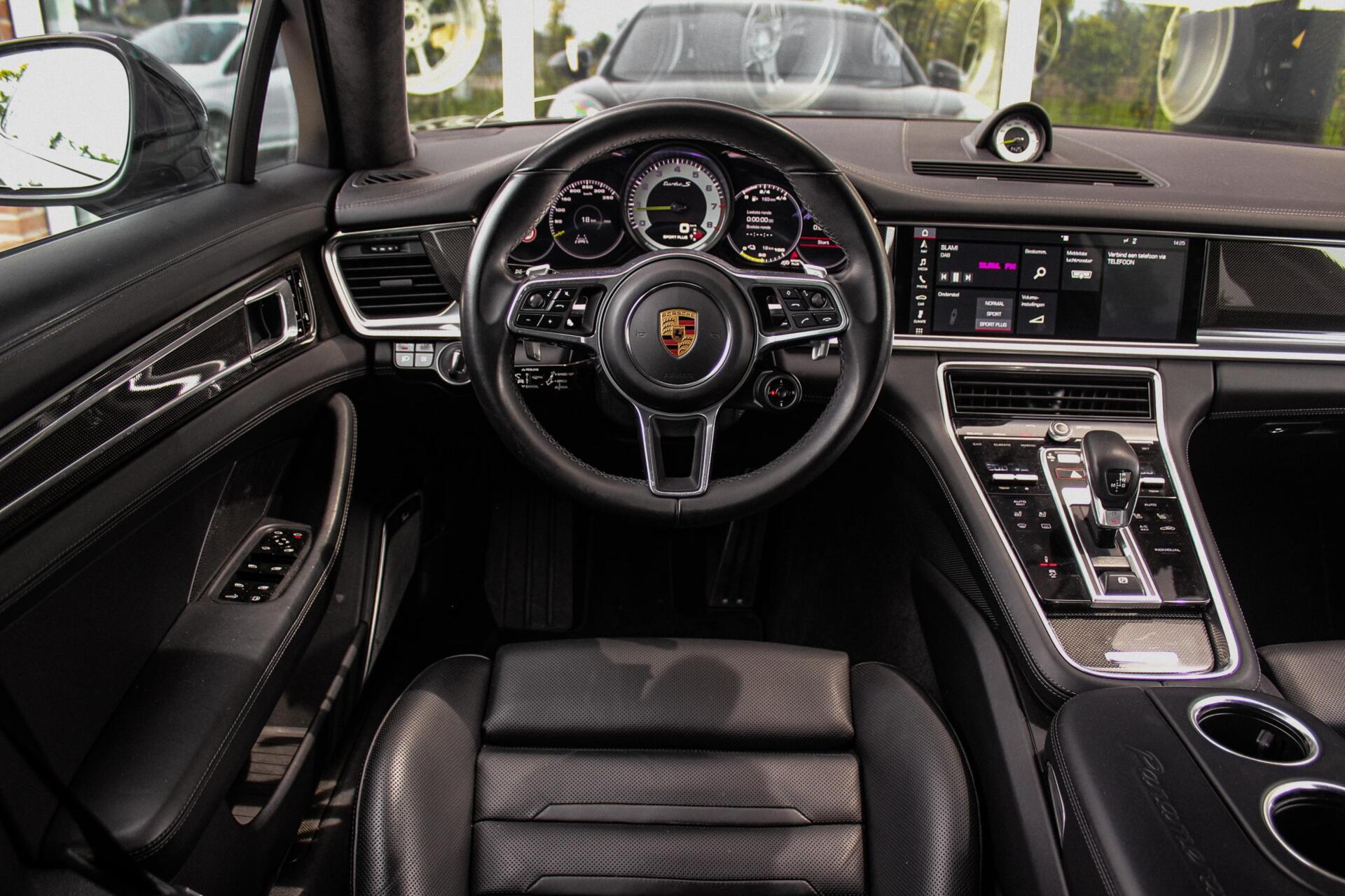 Foto van Porsche Panamera Turbo S E-hybrid