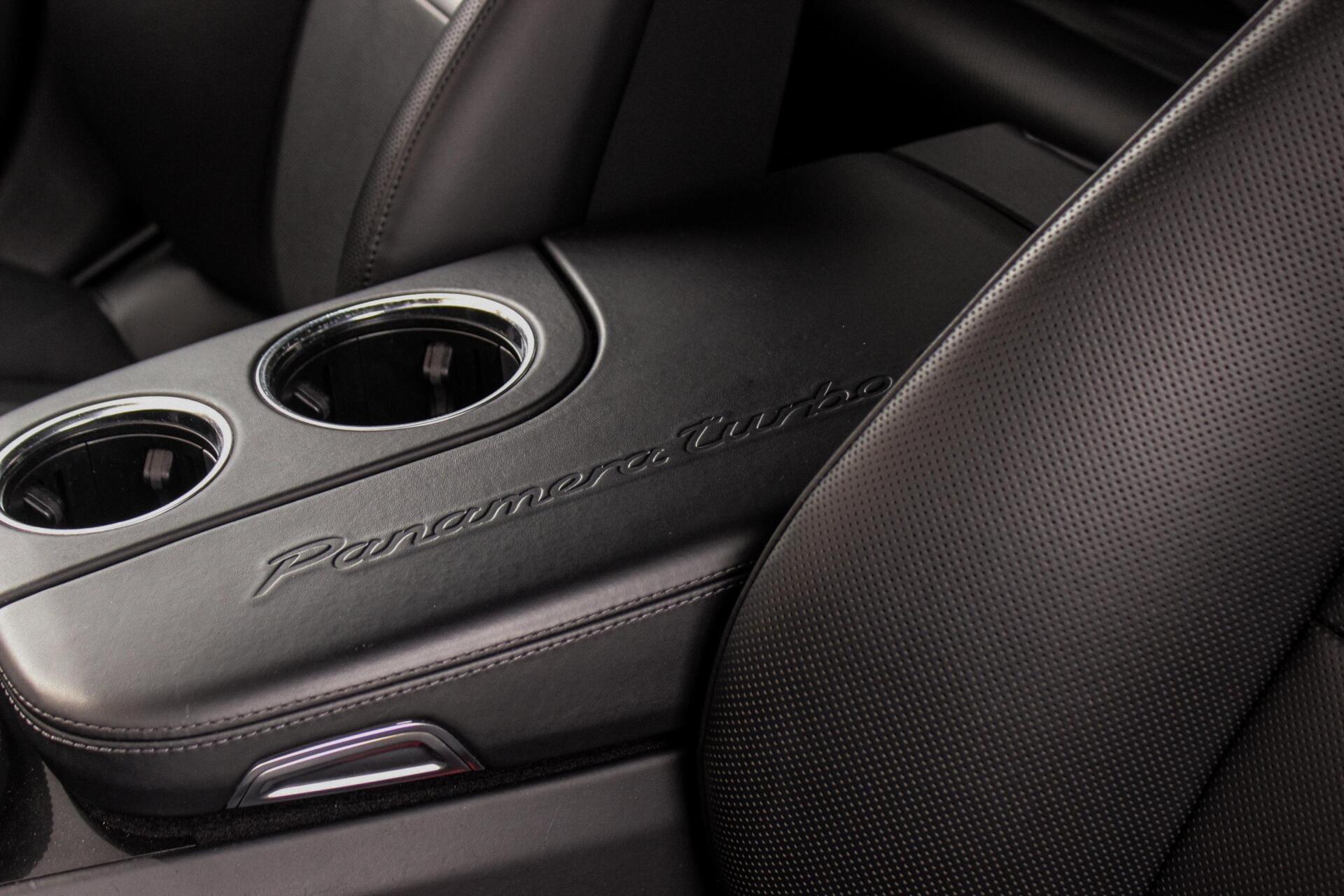 Foto van Porsche Panamera Turbo S E-hybrid