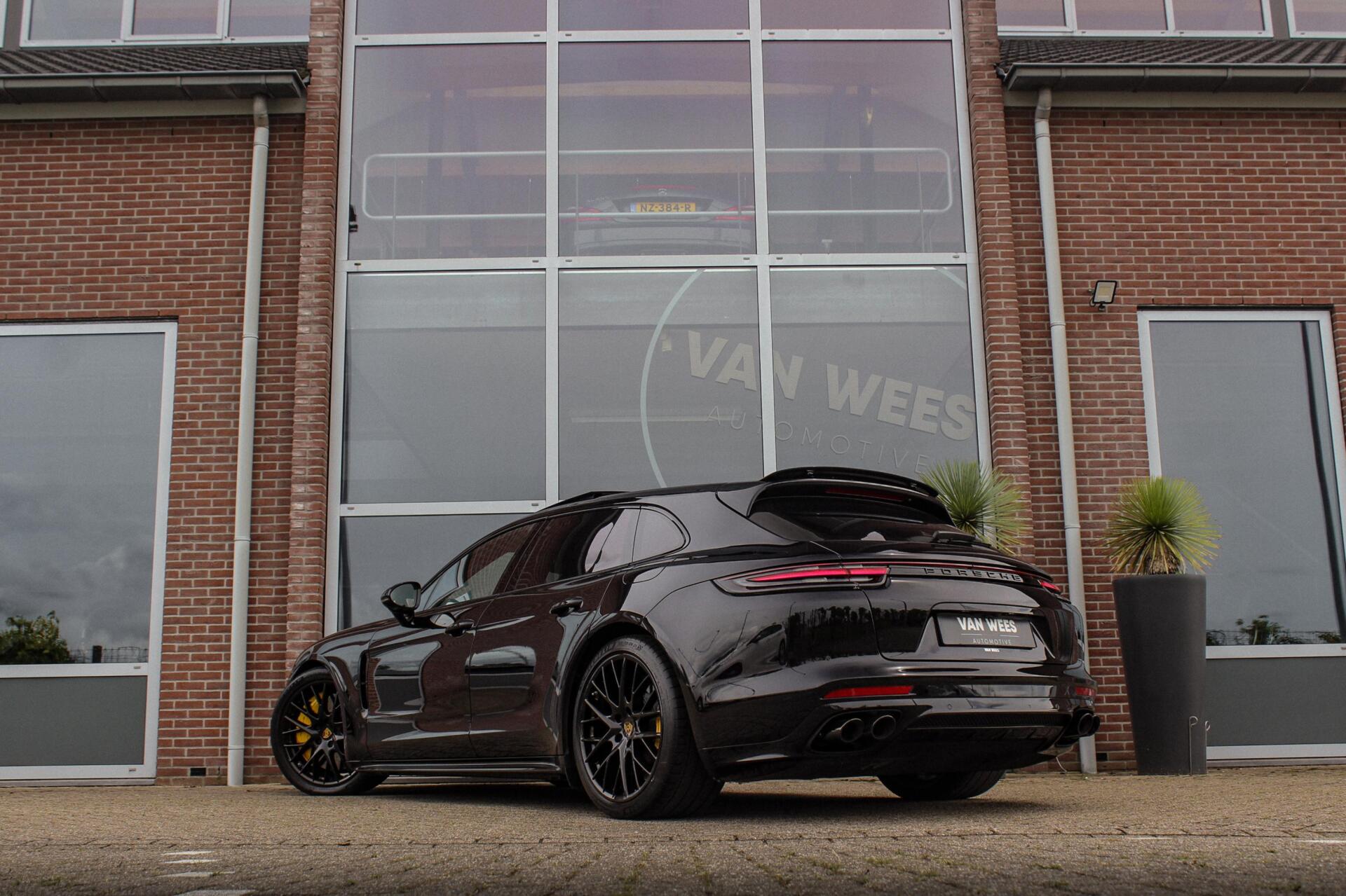 Foto van Porsche Panamera Turbo S E-hybrid