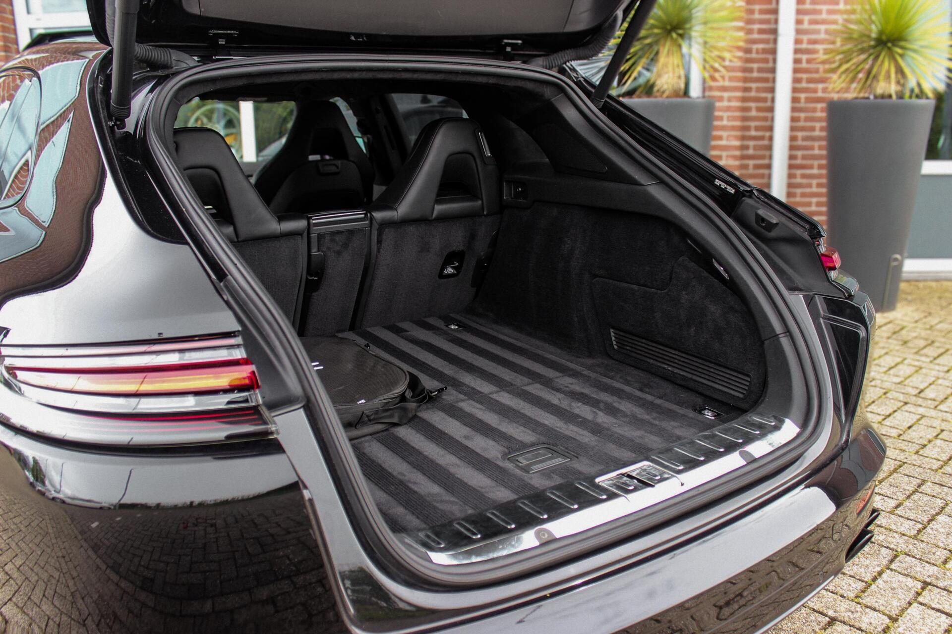 Foto van Porsche Panamera Turbo S E-hybrid