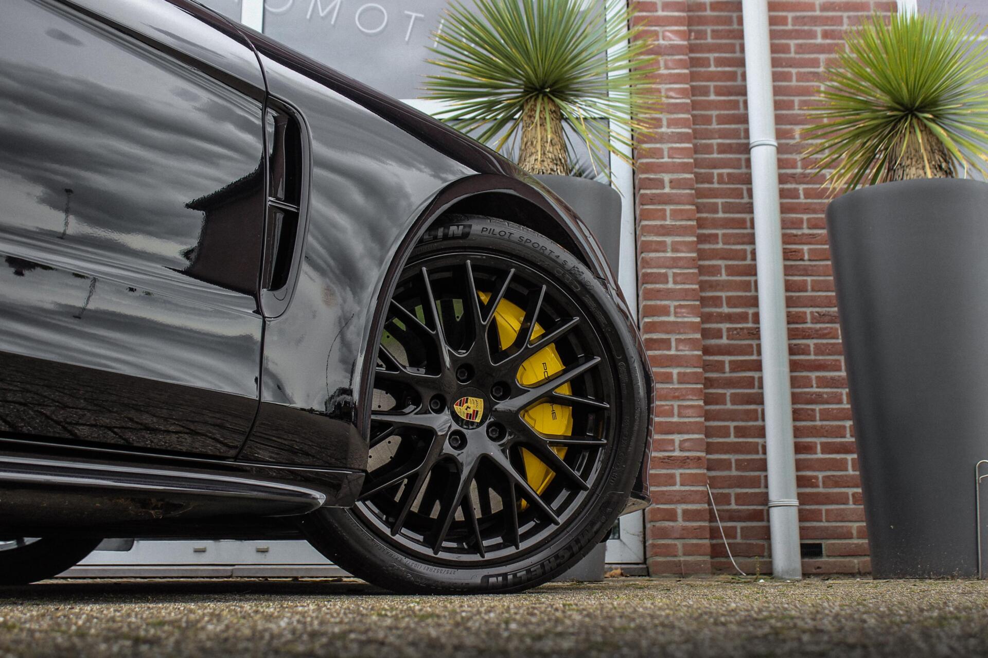 Foto van Porsche Panamera Turbo S E-hybrid