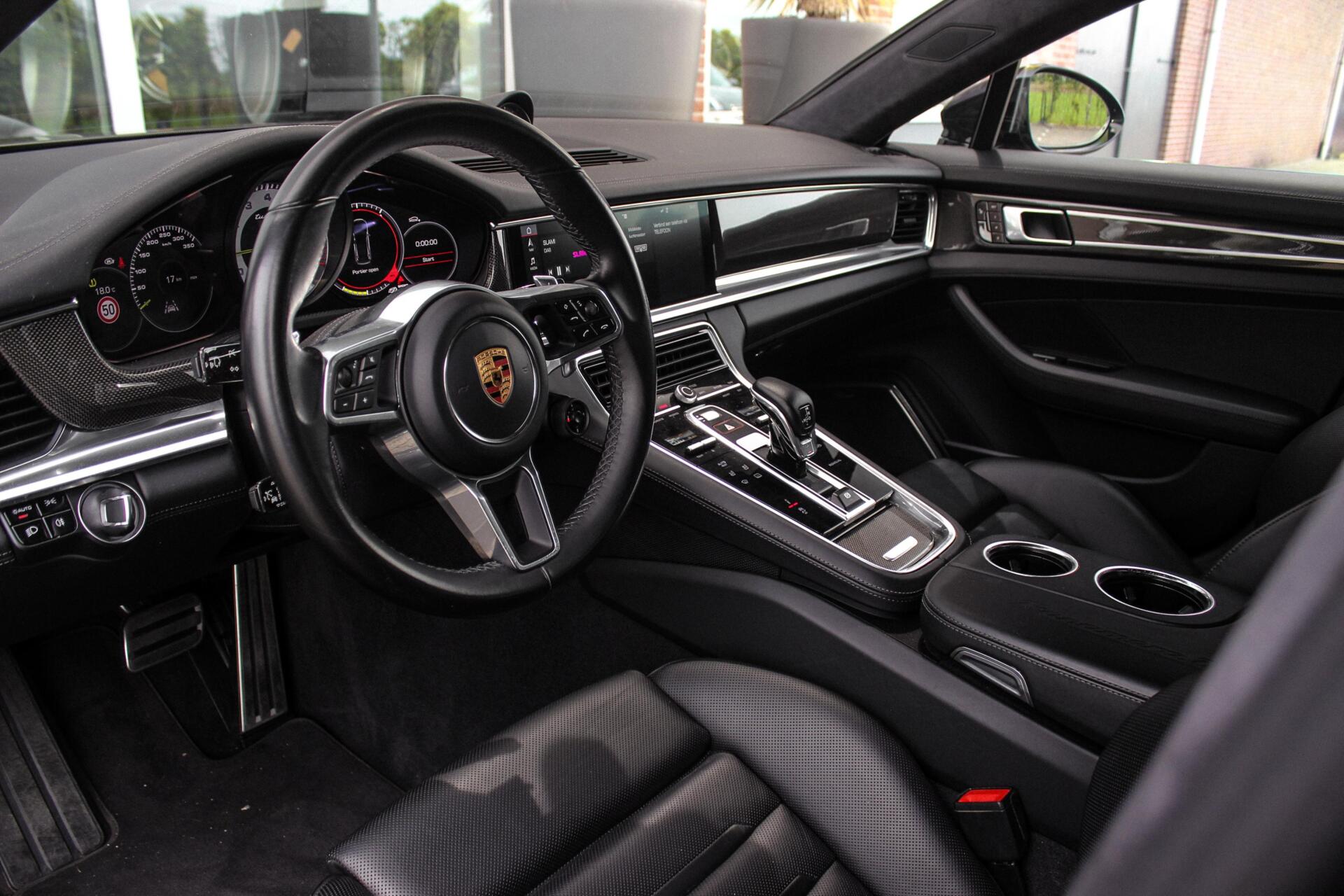 Foto van Porsche Panamera Turbo S E-hybrid