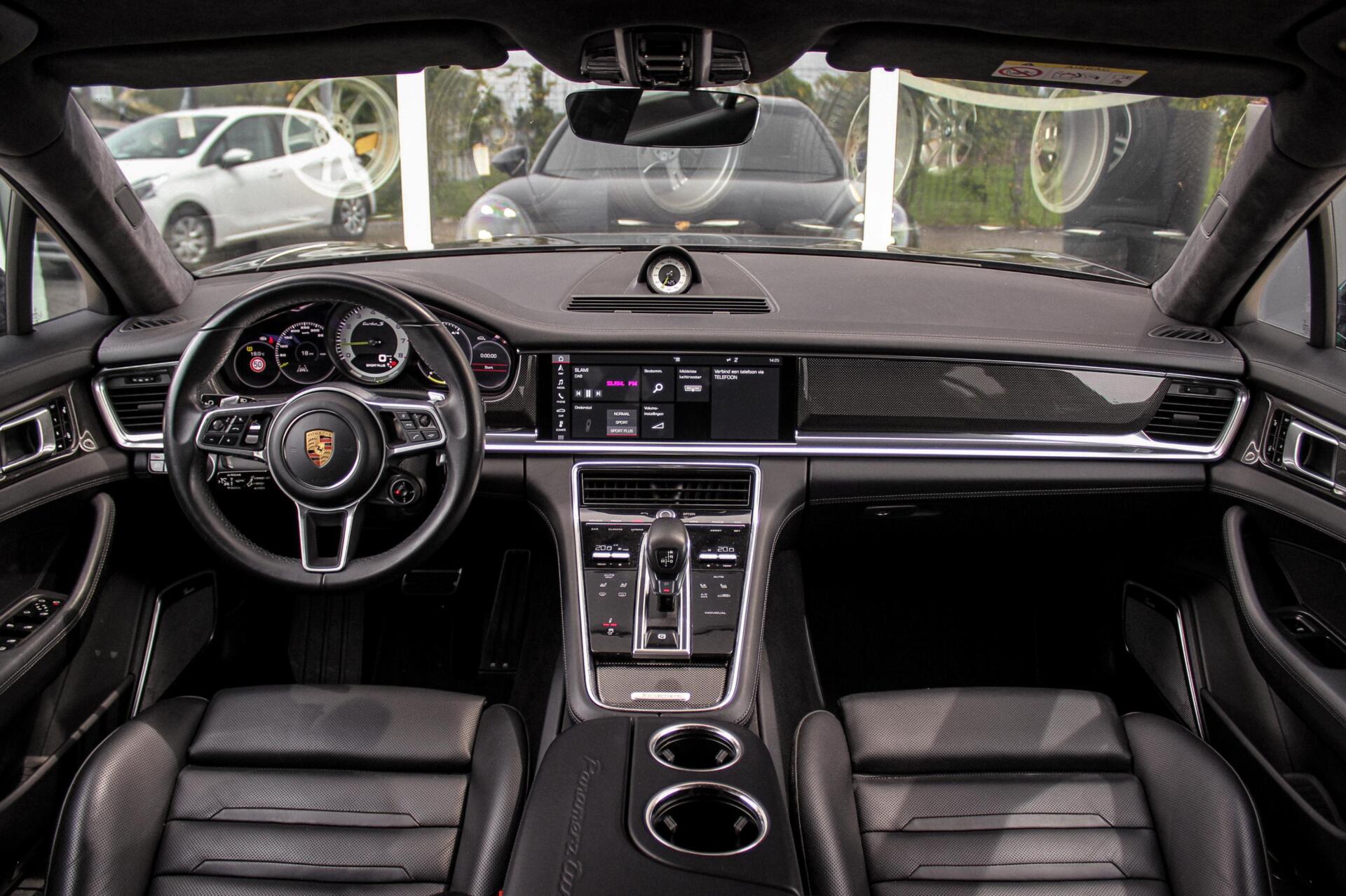 Foto van Porsche Panamera Turbo S E-hybrid