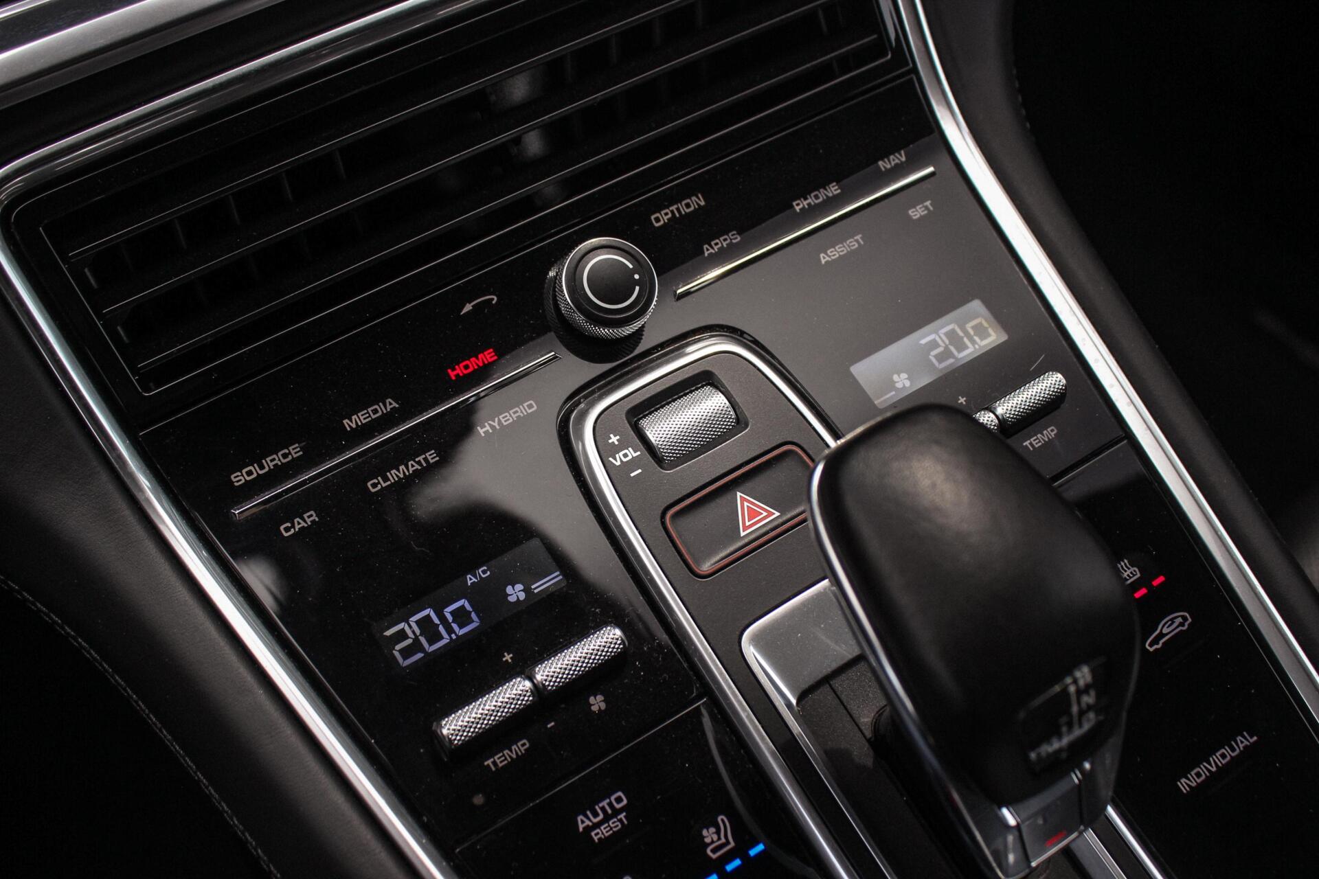 Foto van Porsche Panamera Turbo S E-hybrid