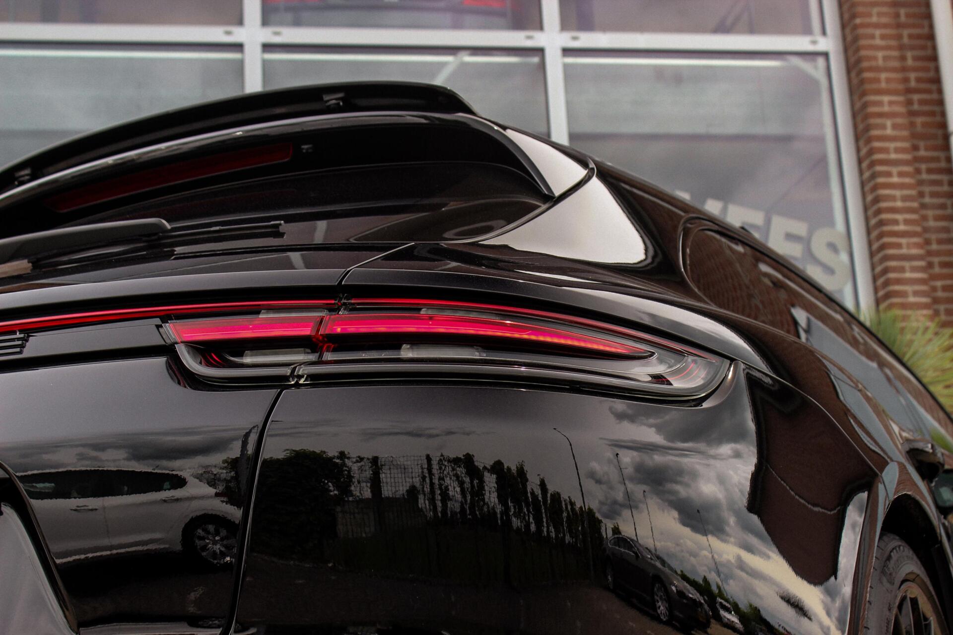 Foto van Porsche Panamera Turbo S E-hybrid