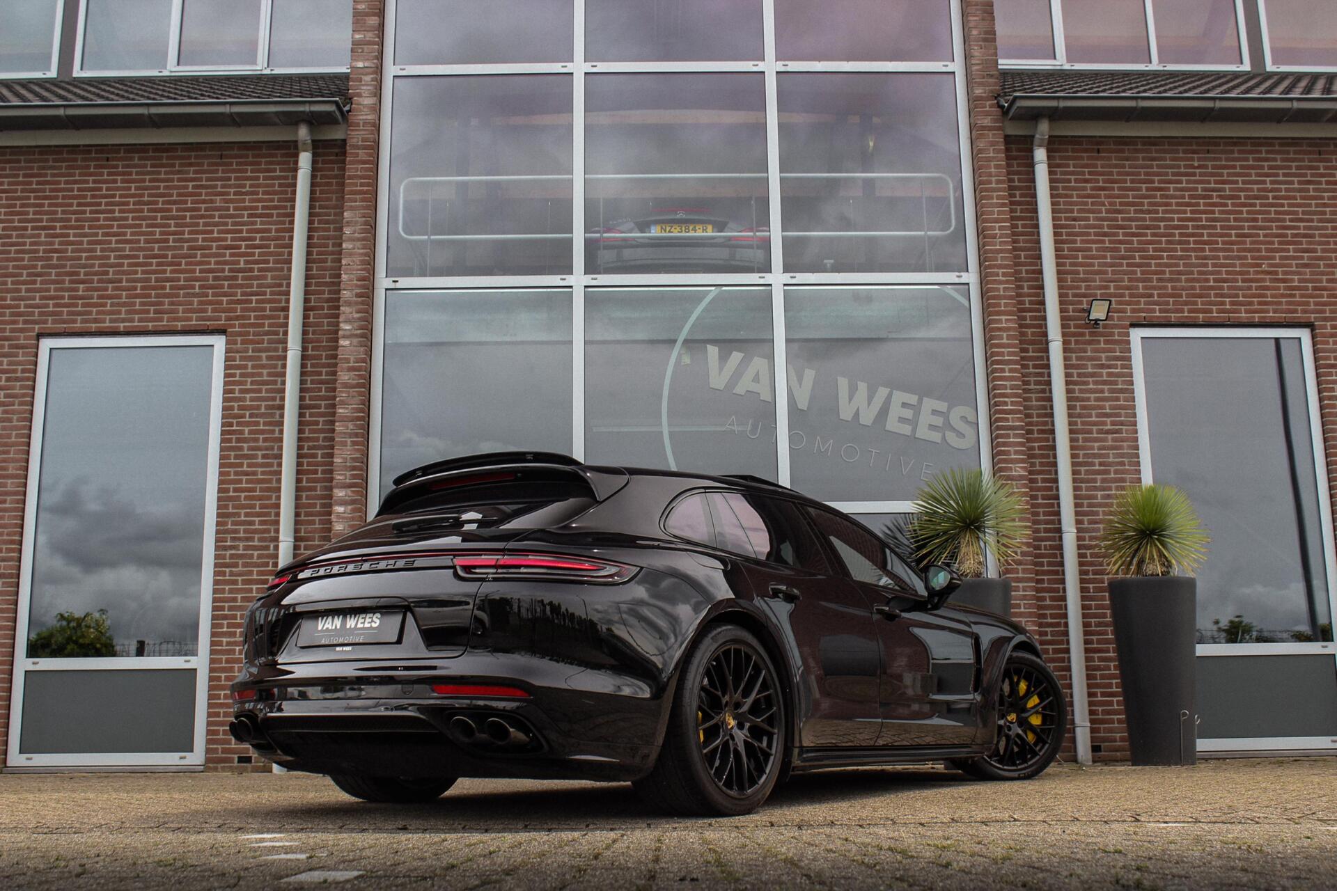 Foto van Porsche Panamera Turbo S E-hybrid