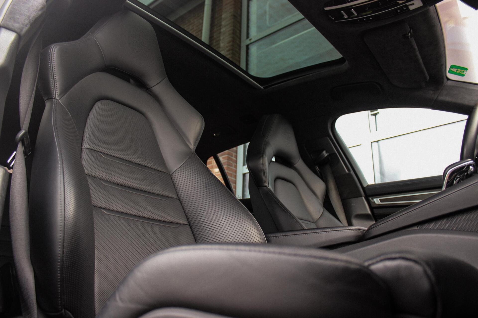 Foto van Porsche Panamera Turbo S E-hybrid
