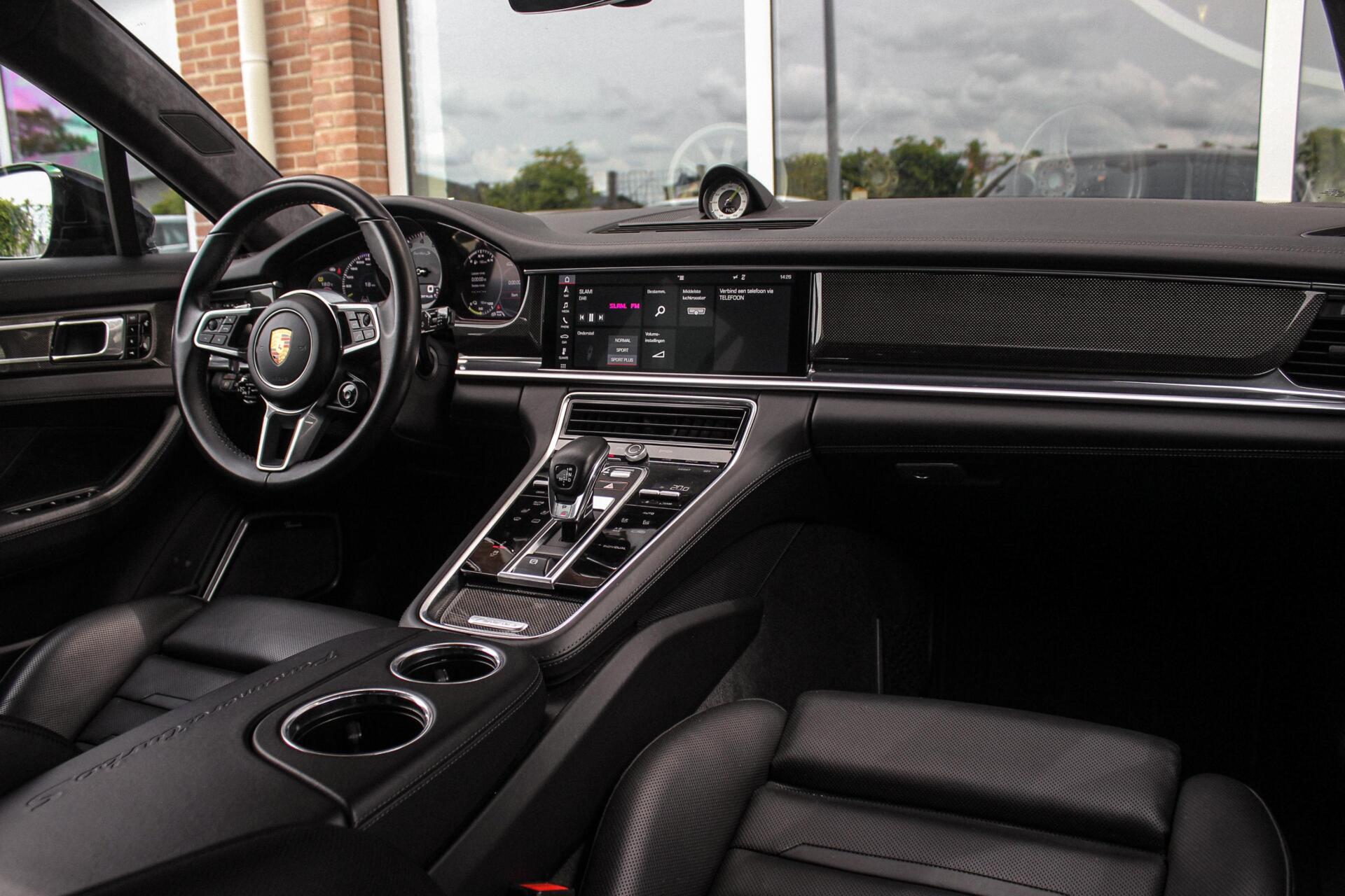 Foto van Porsche Panamera Turbo S E-hybrid
