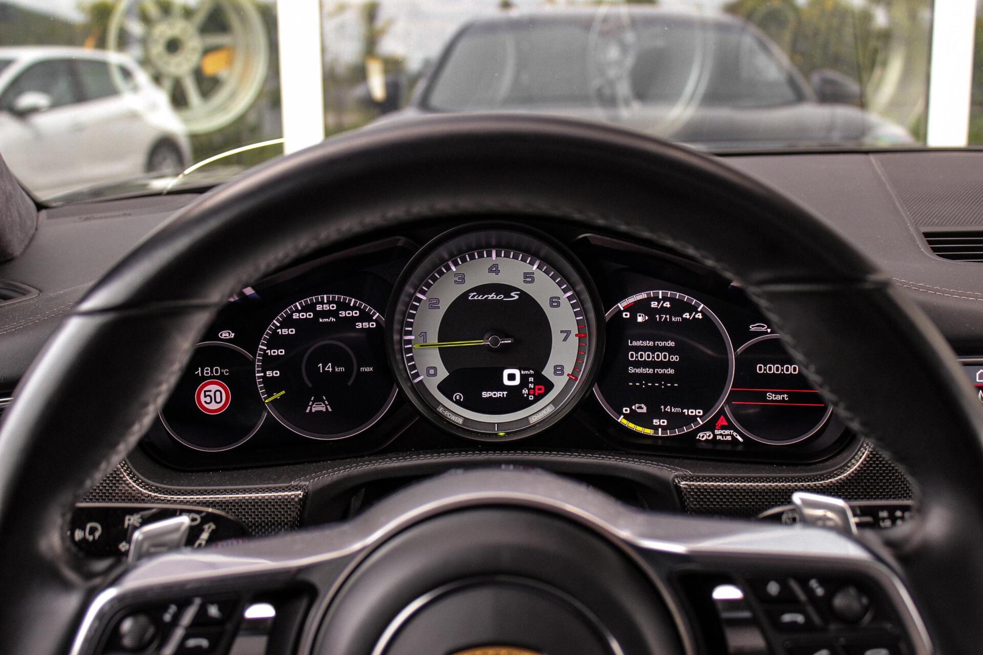 Foto van Porsche Panamera Turbo S E-hybrid