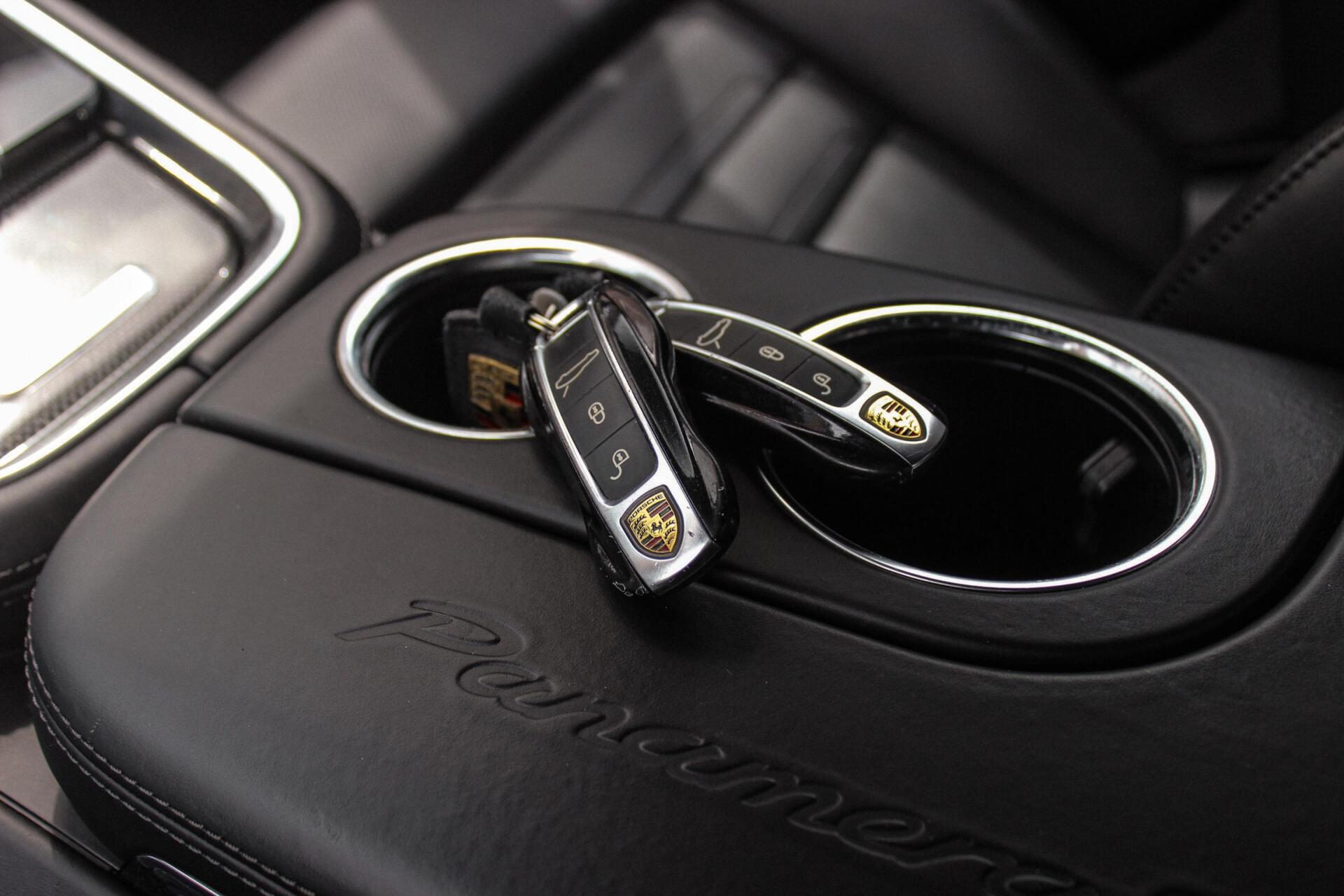 Foto van Porsche Panamera Turbo S E-hybrid