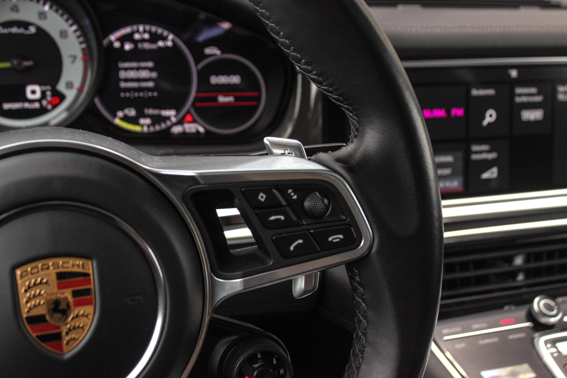 Foto van Porsche Panamera Turbo S E-hybrid